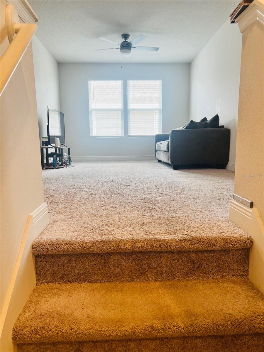 UPSTAIRS TO LOFT - 1120 SUGARWOOD ST, DAVENPORT