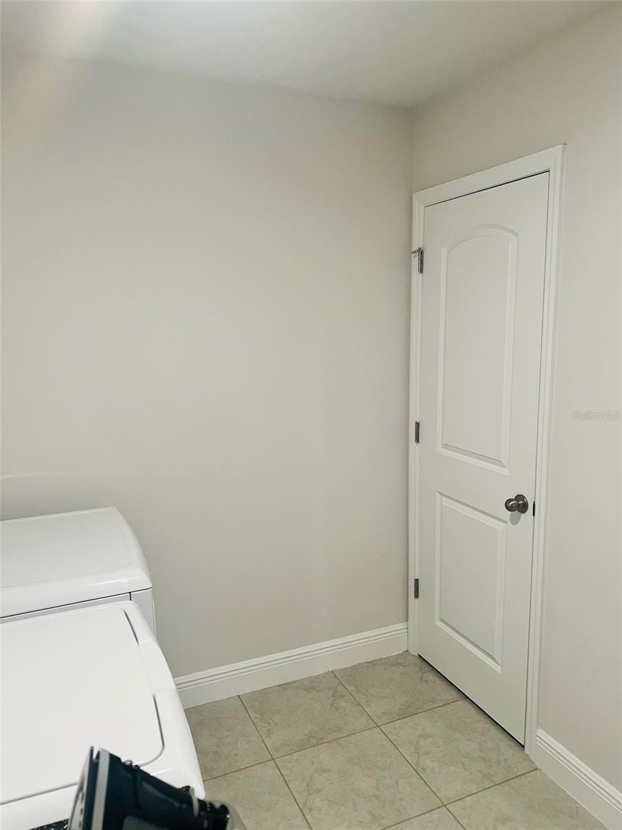 LAUNDRY CLOSET - 1120 SUGARWOOD ST, DAVENPORT