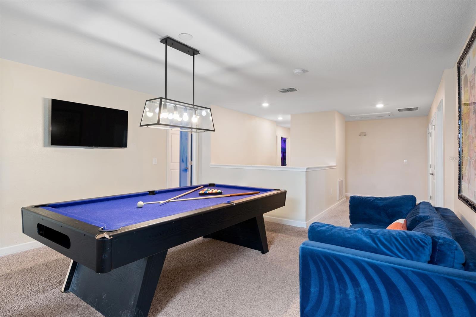 Loft space - 9050 STINGER DR, DAVENPORT