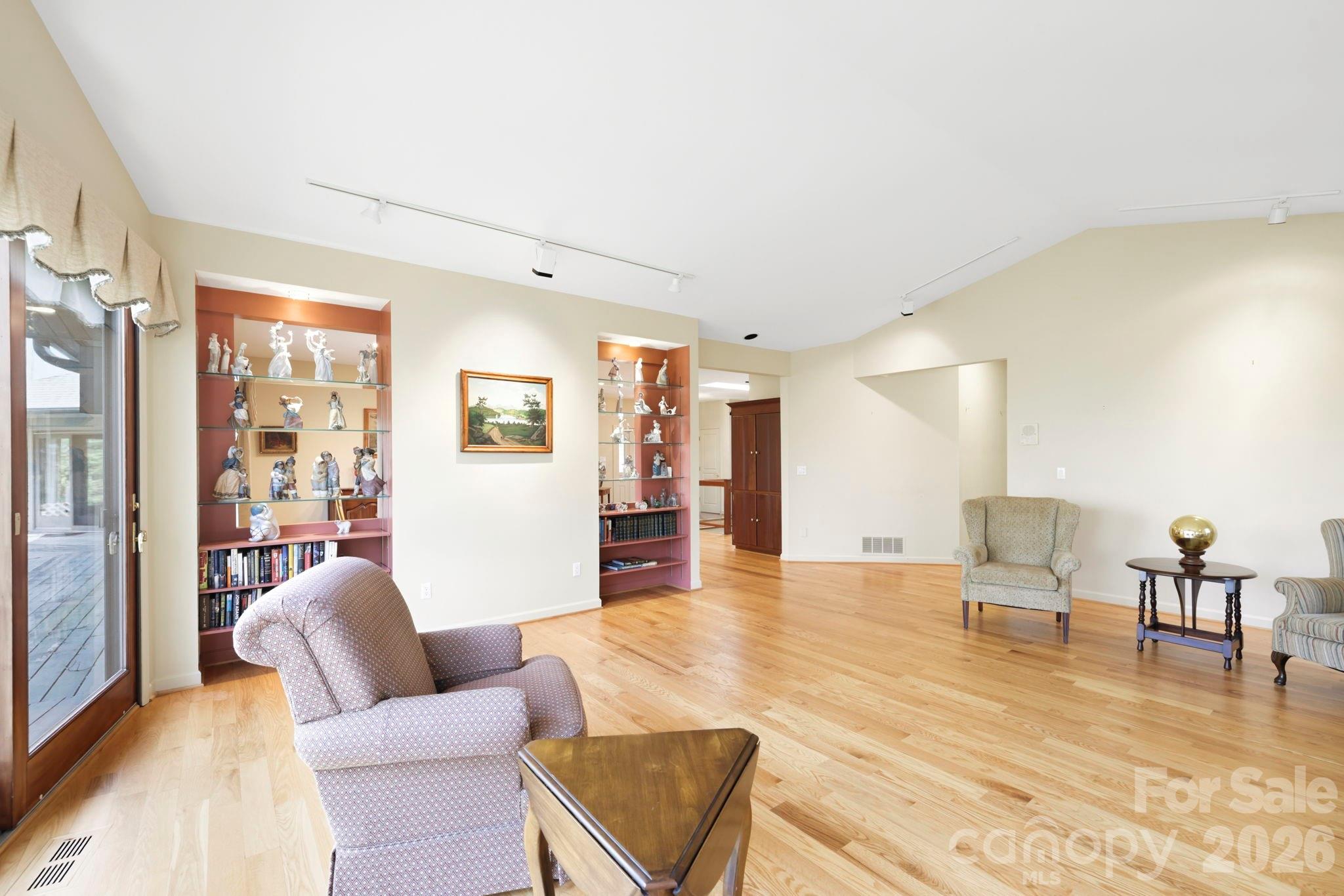 Living room with vaulted ceiling - 100 Elmridge Drive, Flat Rock