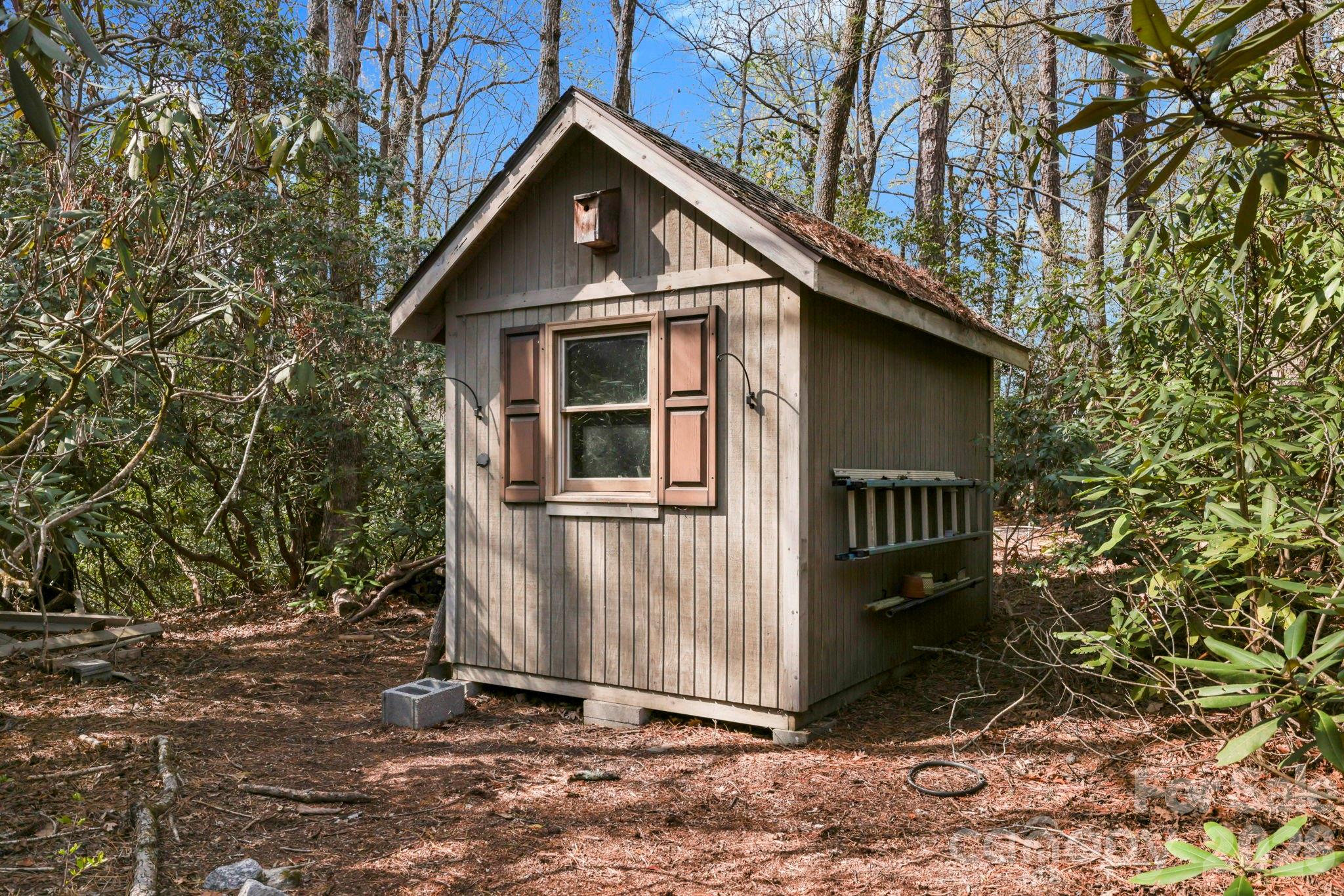 Garden shed included - 100 Elmridge Drive, Flat Rock
