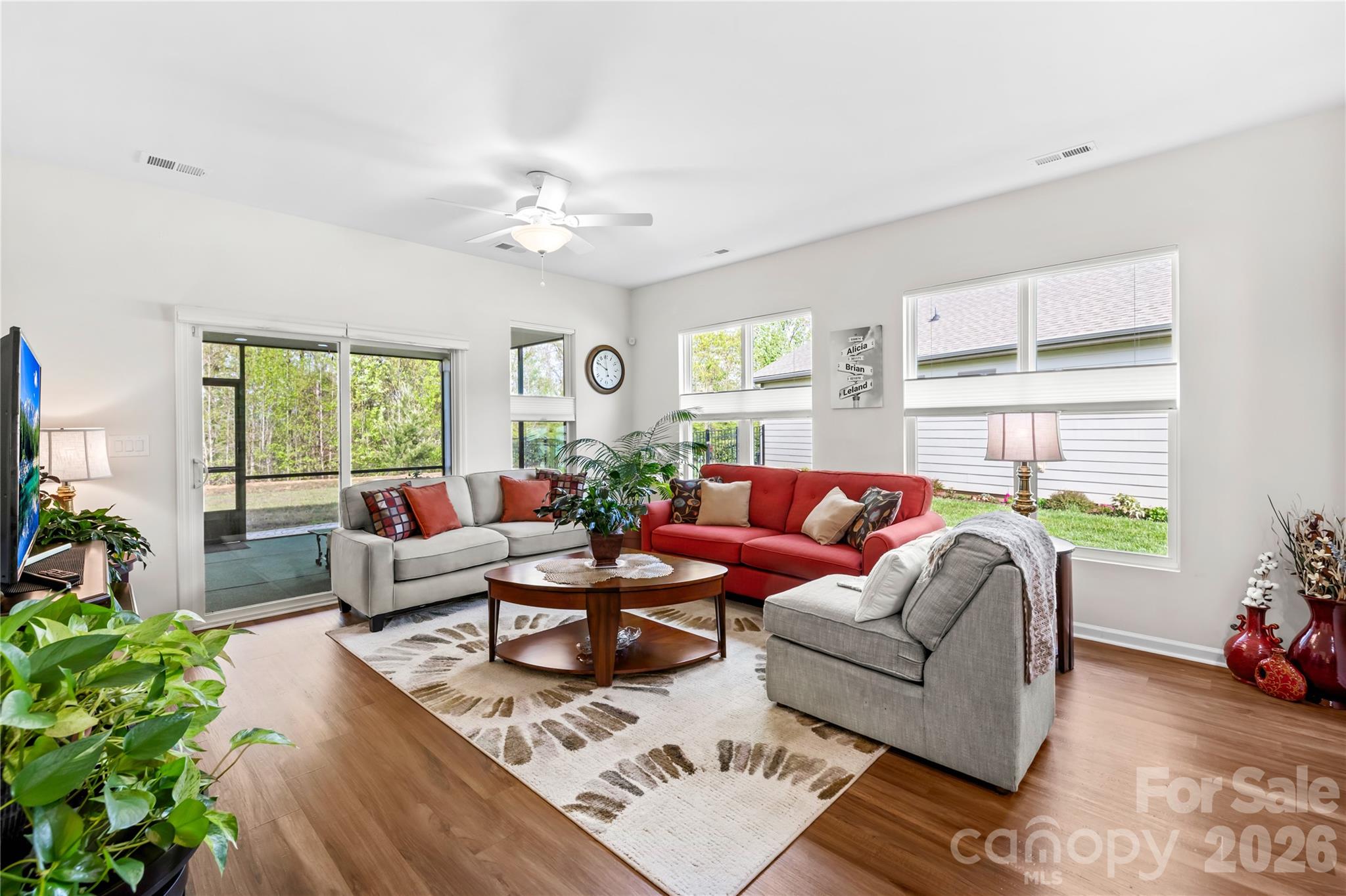 Single Family Residence at 264 Flat Rock Drive, Denver, photo 14 of 33