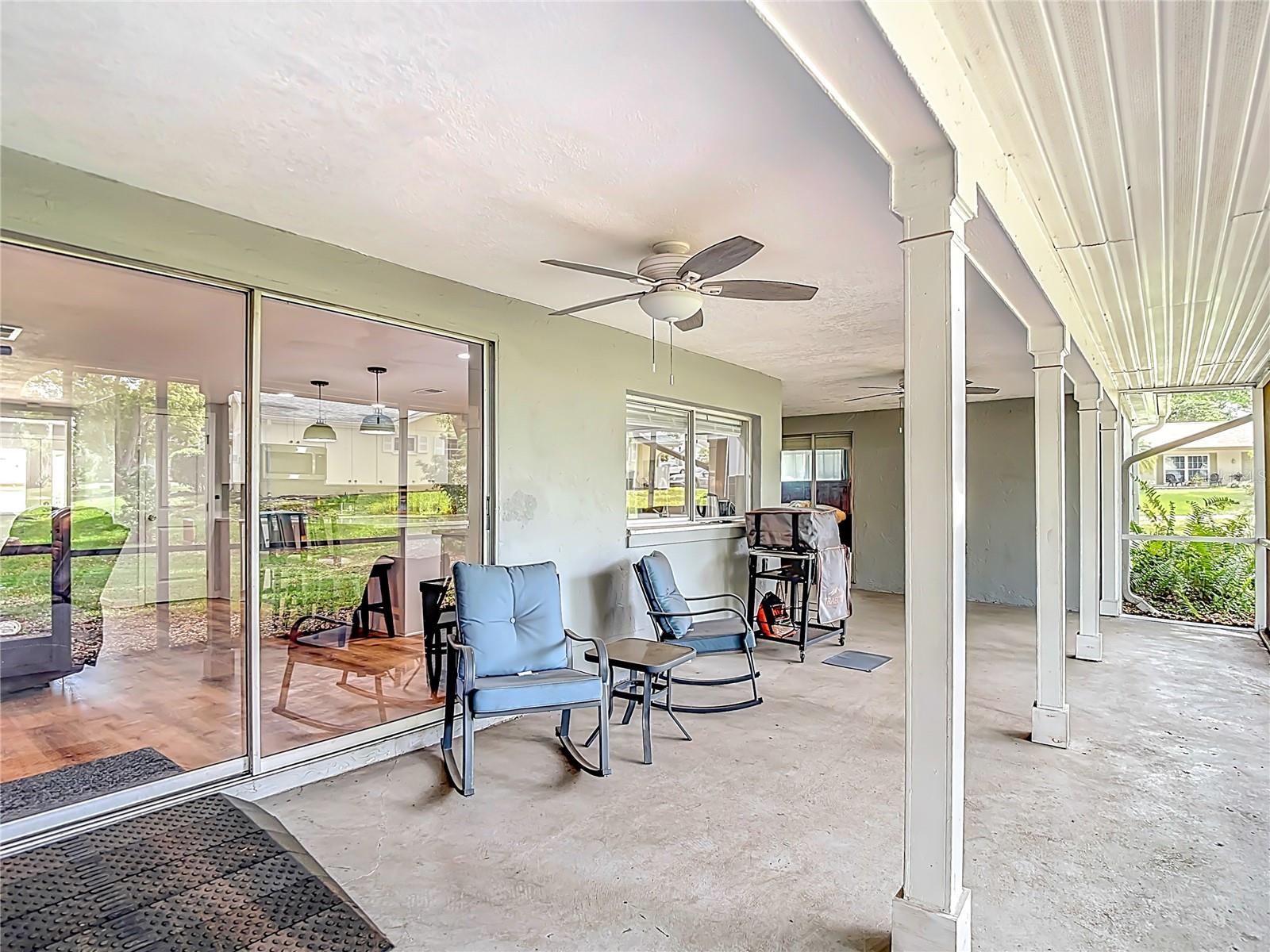 Spacious Lania screened enclosed. - 12709 CASTLEBERRY CT, HUDSON