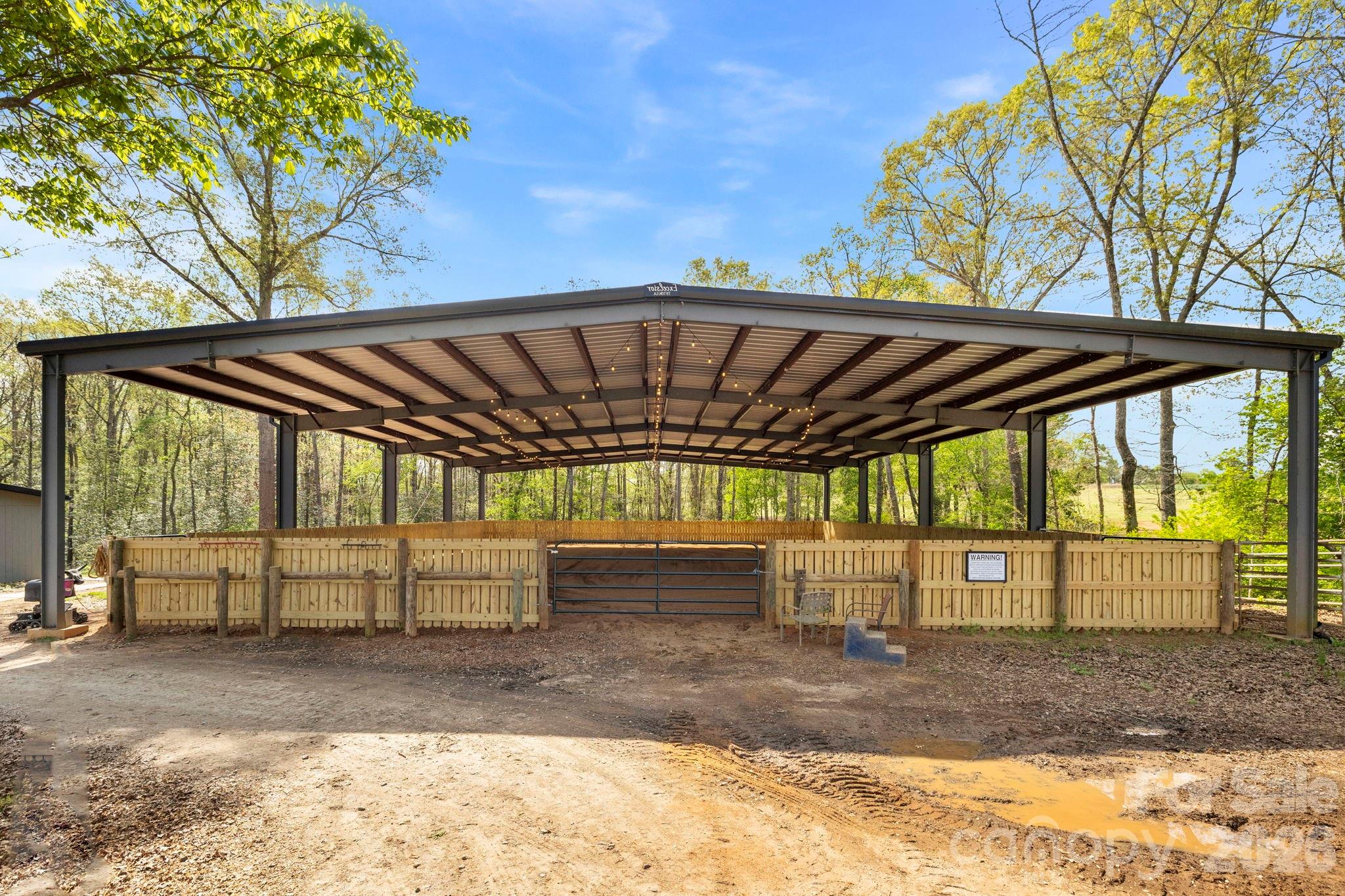 Covered Arena - 3326 Crowder Ridge Road, Shelby