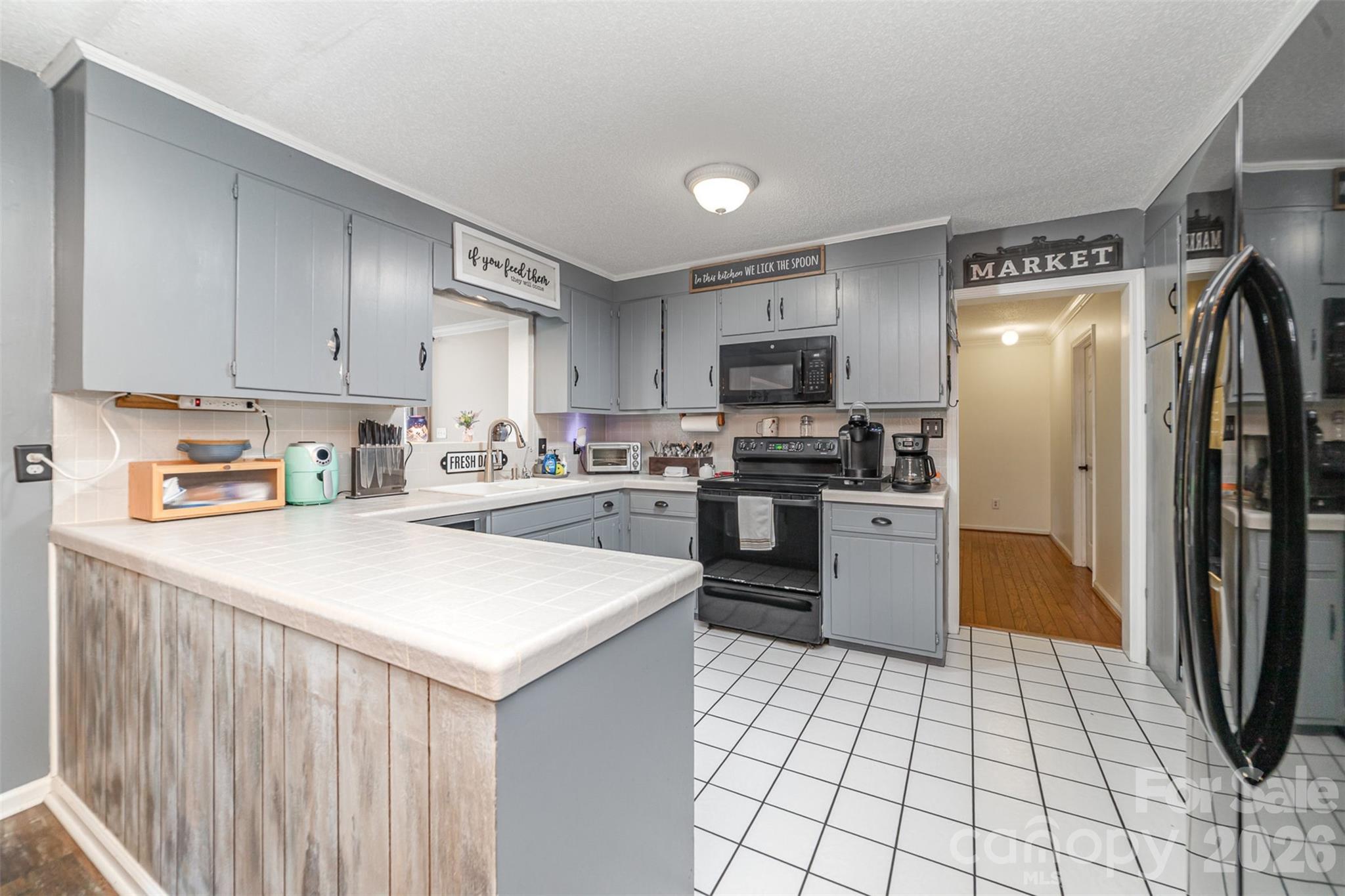Single Family Residence at 7430 Forney Hill Road, Denver, photo 10 of 27