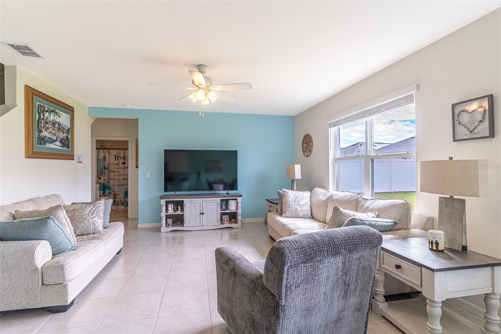 Single Family Residence at 1328 DAISY FIELD DR, WINTER HAVEN, photo 4 of 37