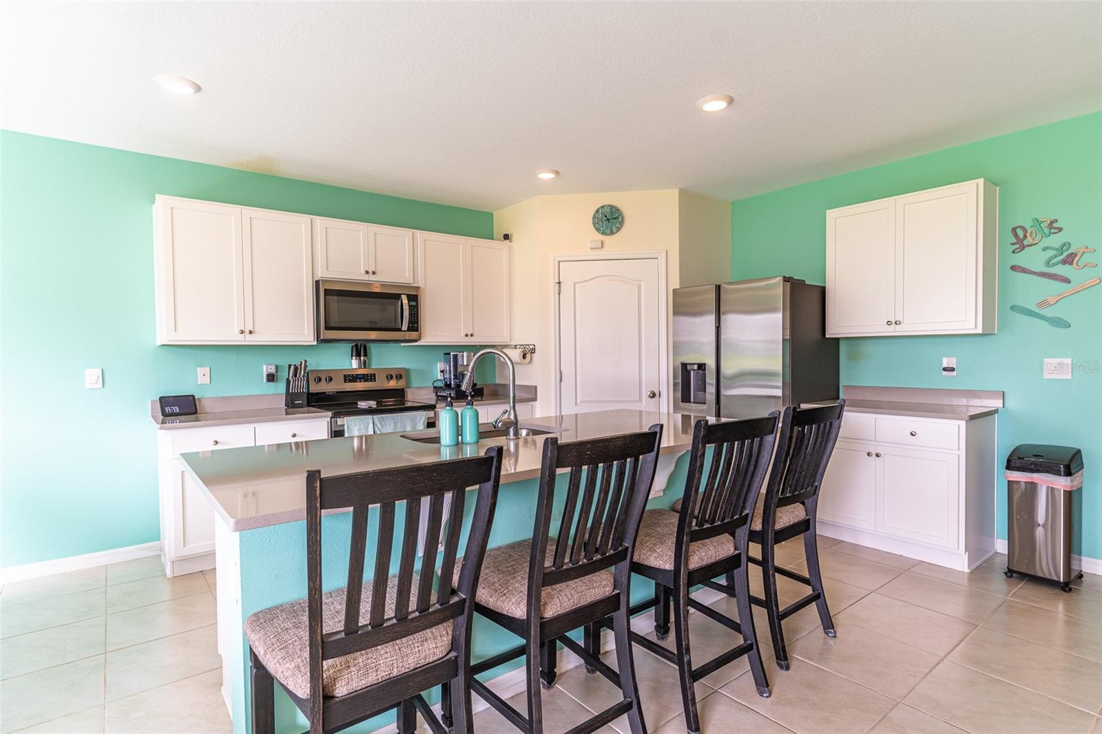 Single Family Residence at 1328 DAISY FIELD DR, WINTER HAVEN, photo 5 of 37