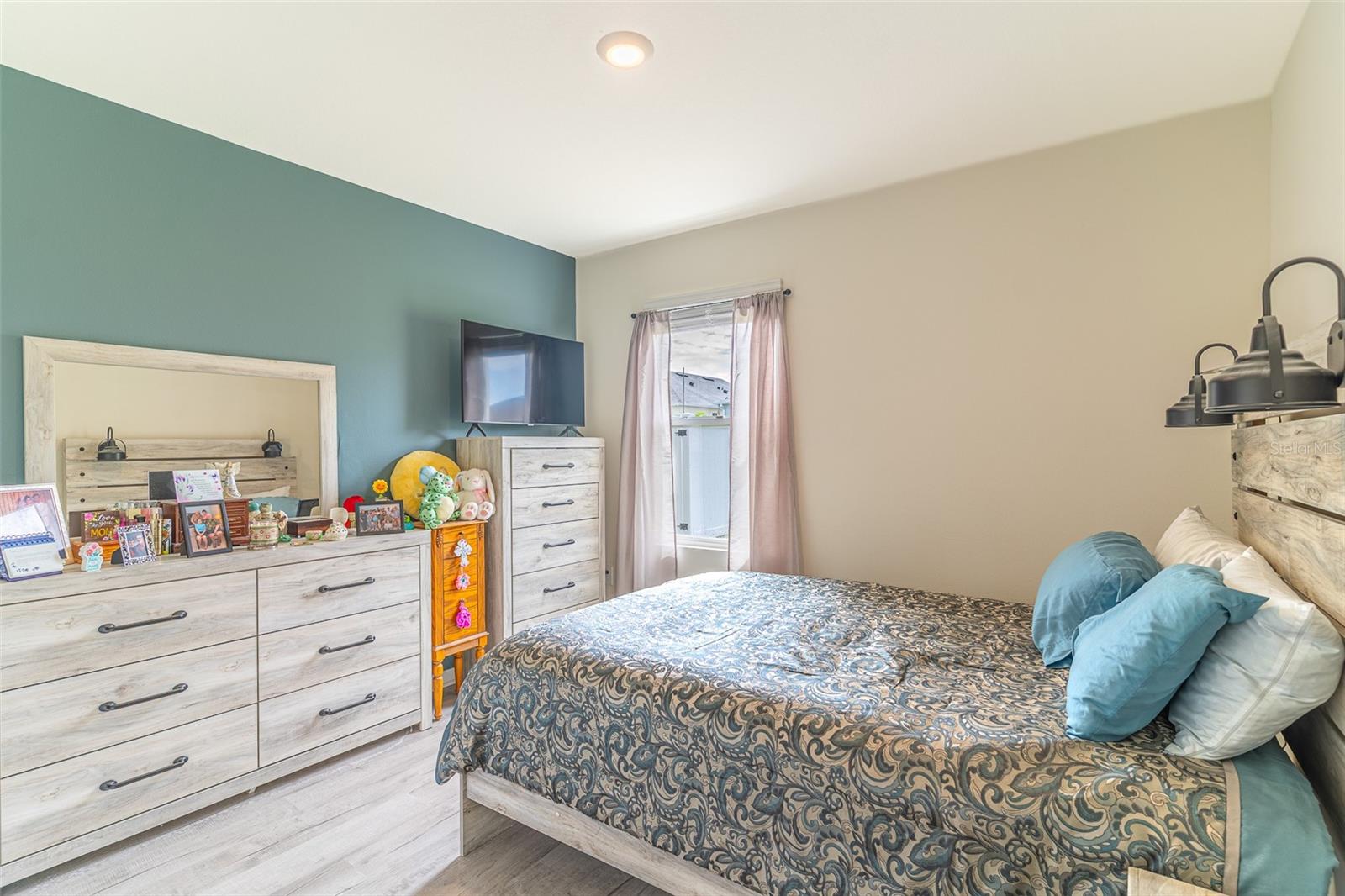 Single Family Residence at 1328 DAISY FIELD DR, WINTER HAVEN, photo 12 of 37