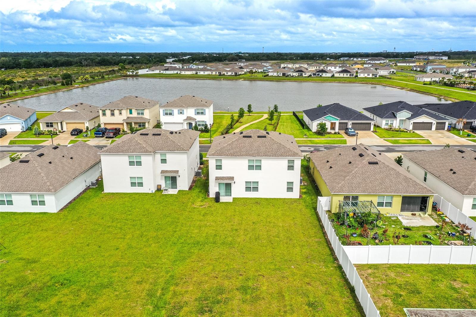 Single Family Residence at 1328 DAISY FIELD DR, WINTER HAVEN, photo 32 of 37