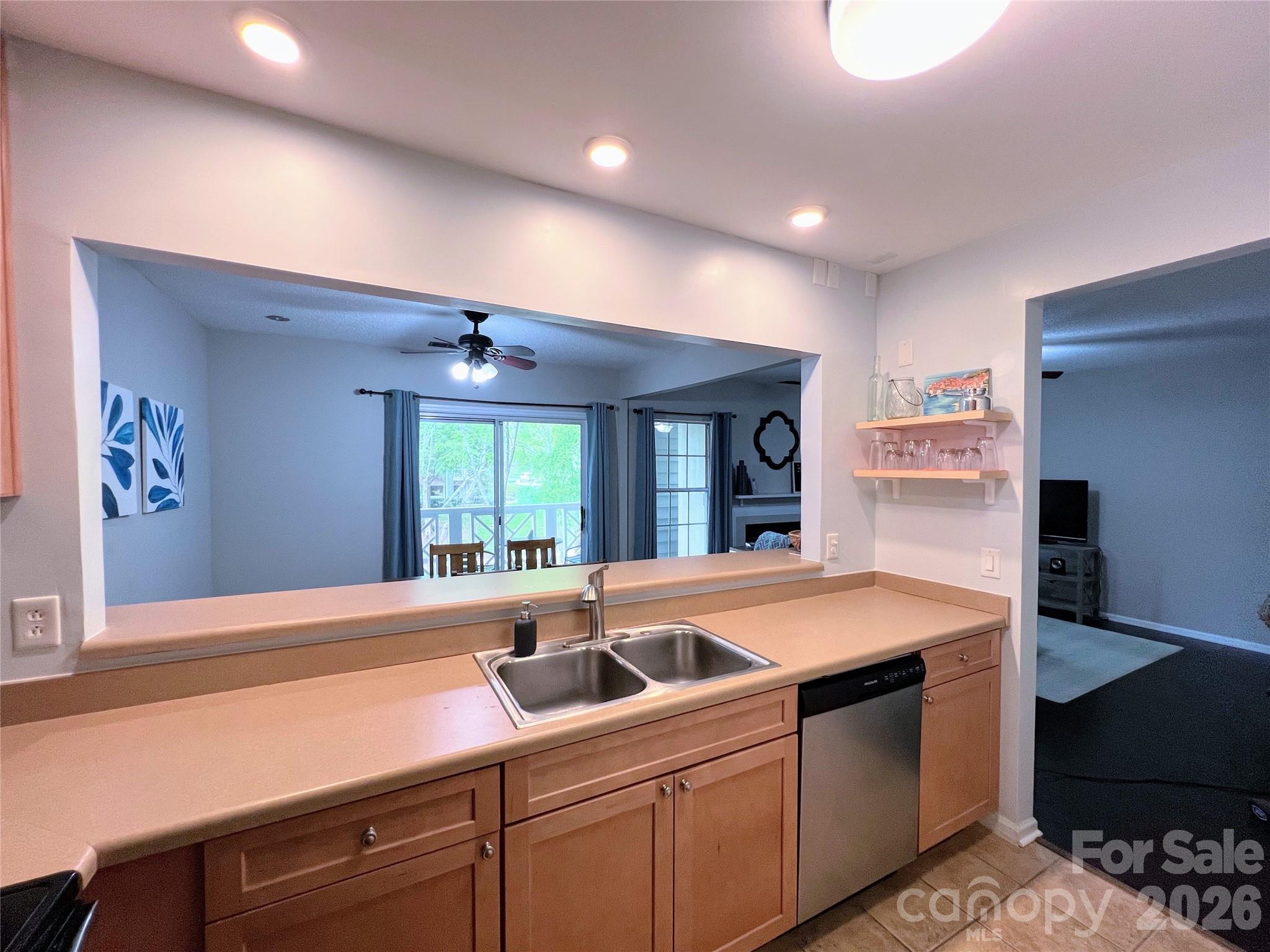 Condominium at 19905 Henderson Road, Cornelius, photo 12 of 30