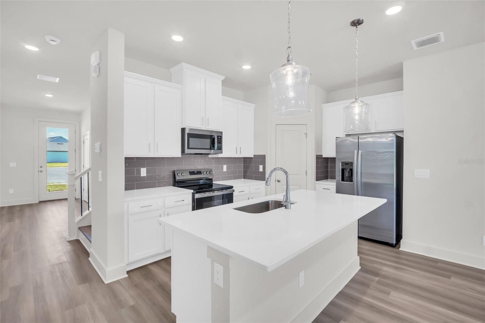 kitchen - 13718 HOMERIDGE CT, HUDSON