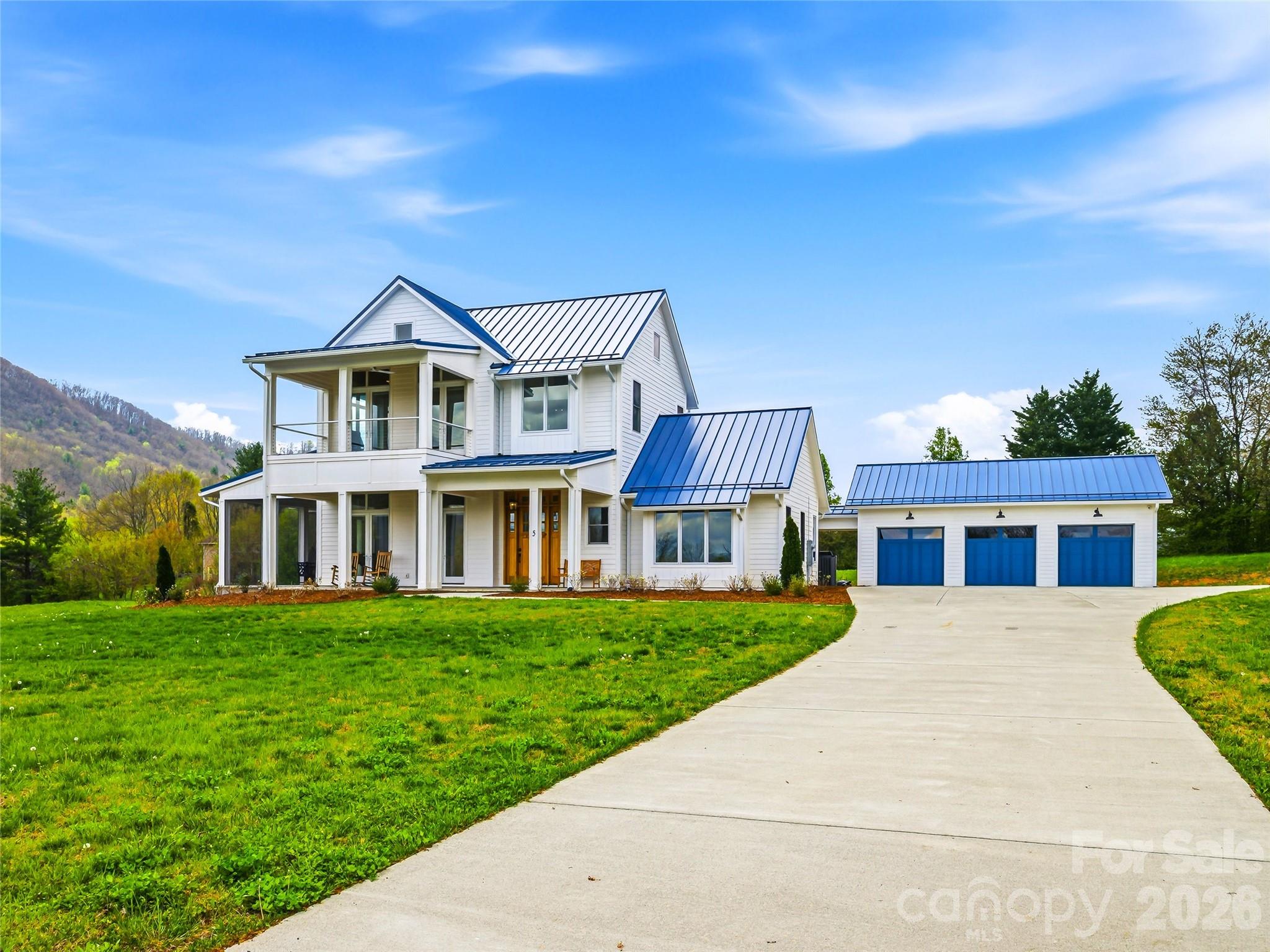 Single Family Residence at 5 Sweetgrass Lane, Fletcher, photo 3 of 38