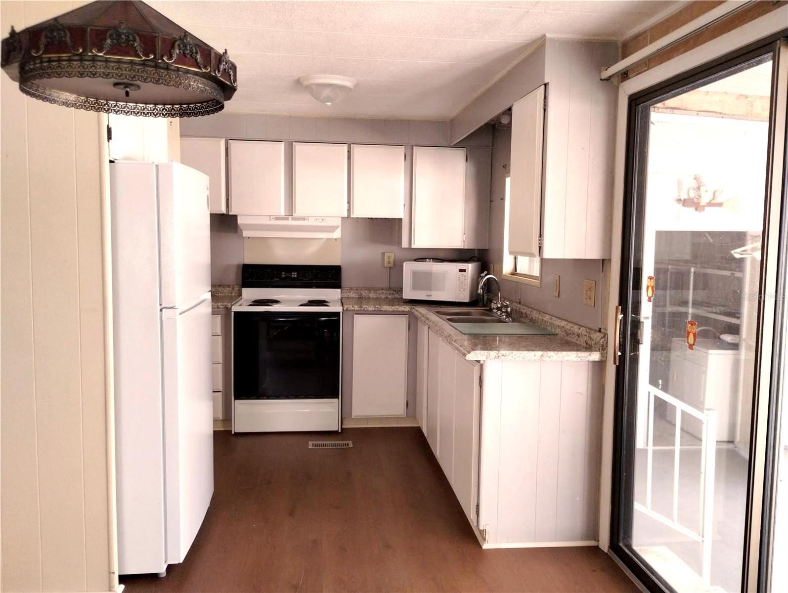 Manufactured Home at 7409 SKYLINE DR, HUDSON, photo 4 of 17