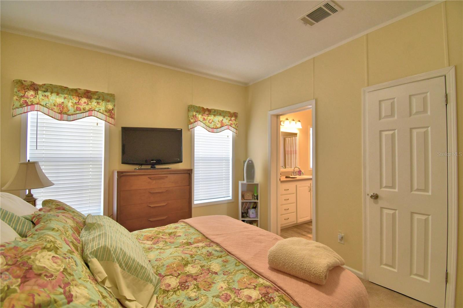 Manufactured Home at 4925 CYPRESS GARDENS RD #100, WINTER HAVEN, photo 19 of 56
