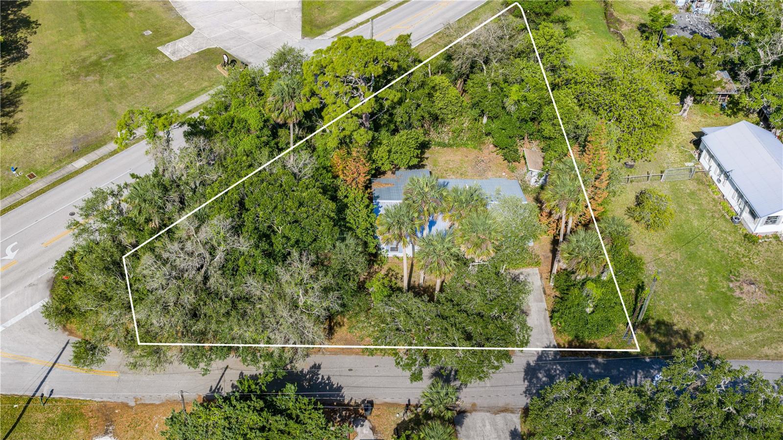 Single Family Residence at 240 NEWCOMB ST, NEW SMYRNA BEACH, photo 3 of 32