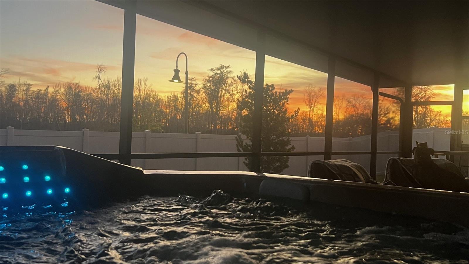 Hot-tub at sunset - 4382 FINCH LN, KISSIMMEE