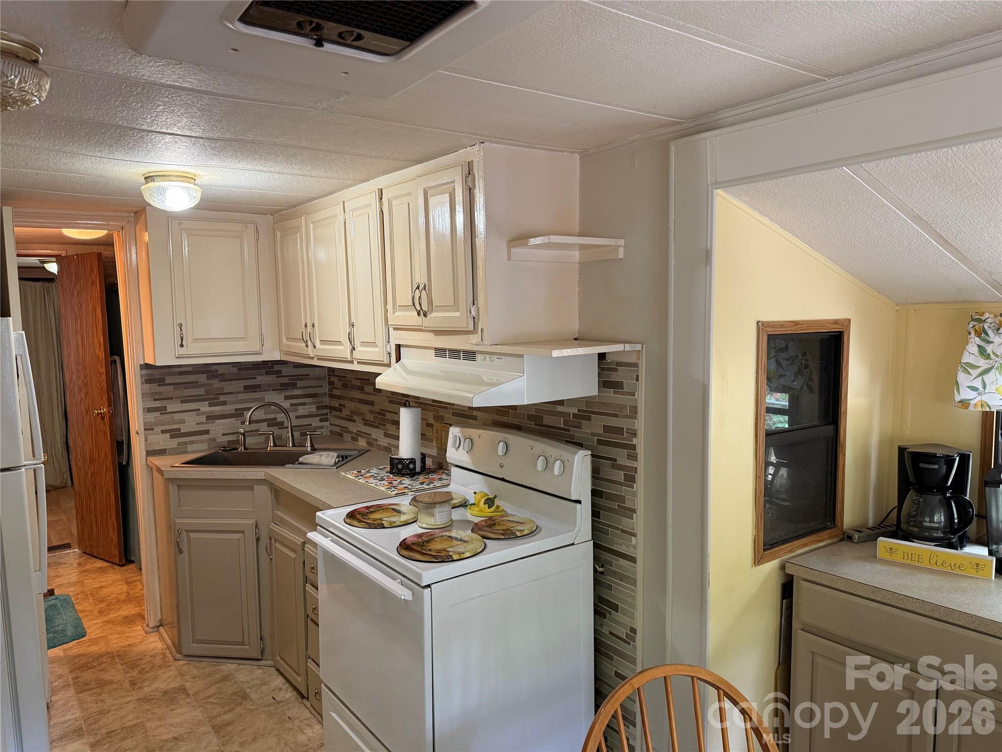 Single Family Residence at 113/115 Indian Harbor Circle, Mount Gilead, photo 18 of 37