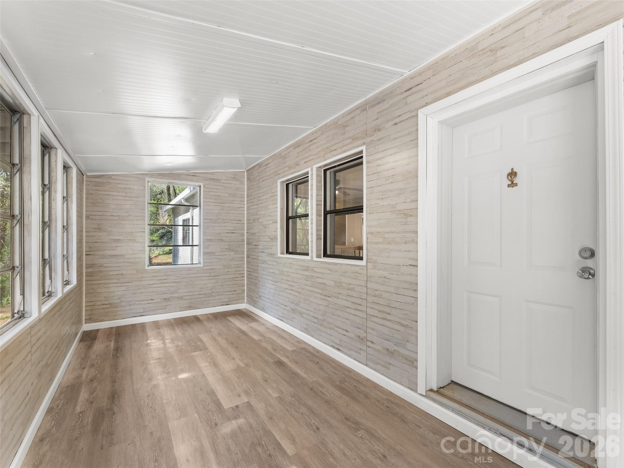 Enclosed Front Porch - 40 Morning Dove Lane, Flat Rock