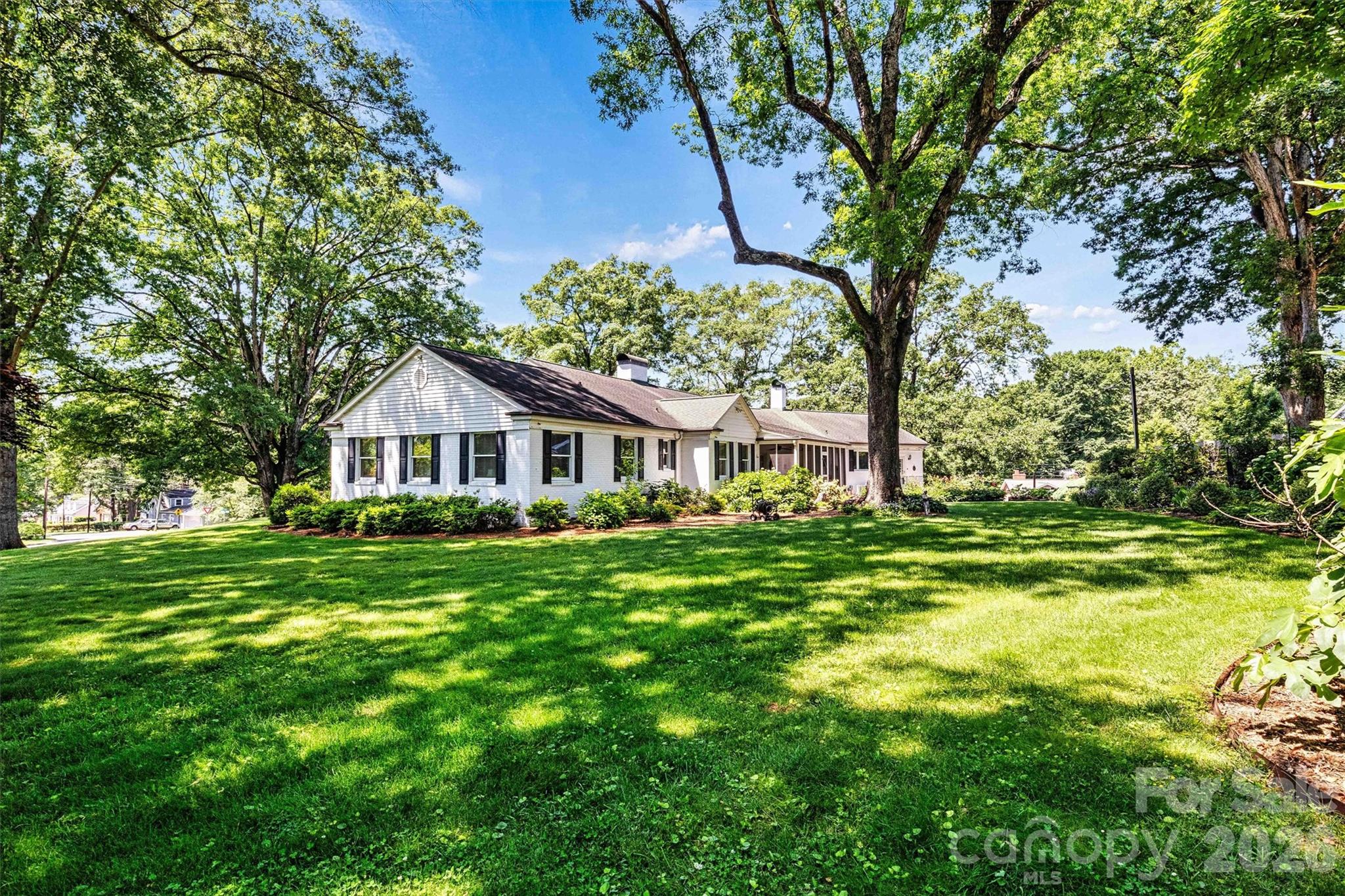 Backyard/Side View - 842 North Center Street, Hickory