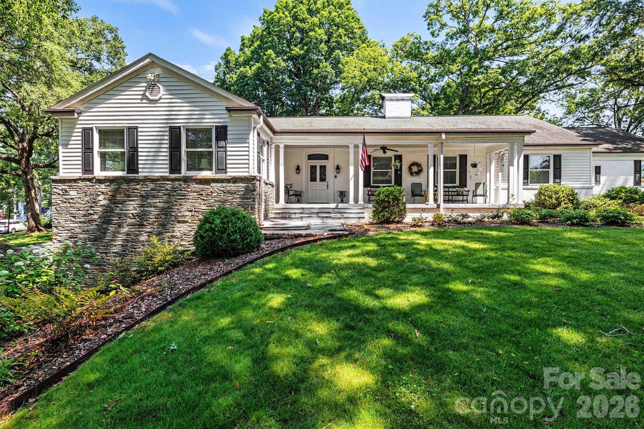 Front Entry/Focused View - 842 North Center Street, Hickory