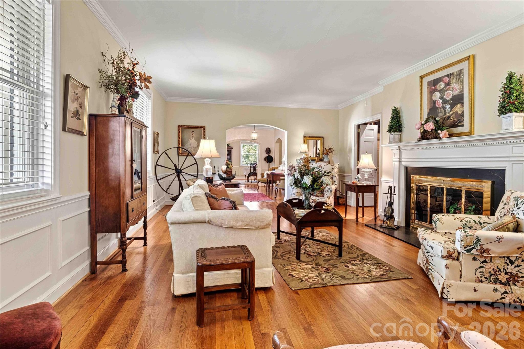Formal Living Room/Foyer & Dining Room Entry View - 842 North Center Street, Hickory