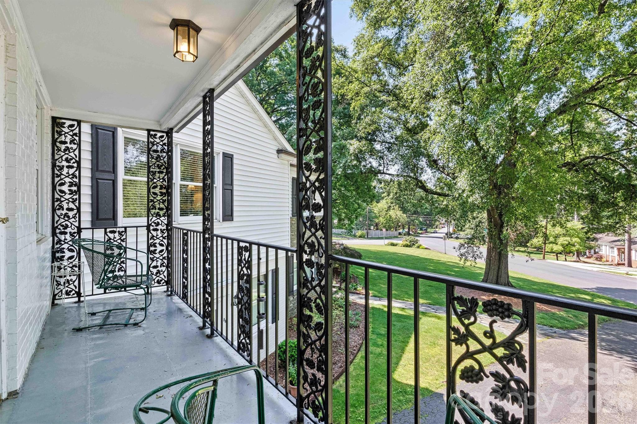 Casual Dining/Front Balcony View - 842 North Center Street, Hickory