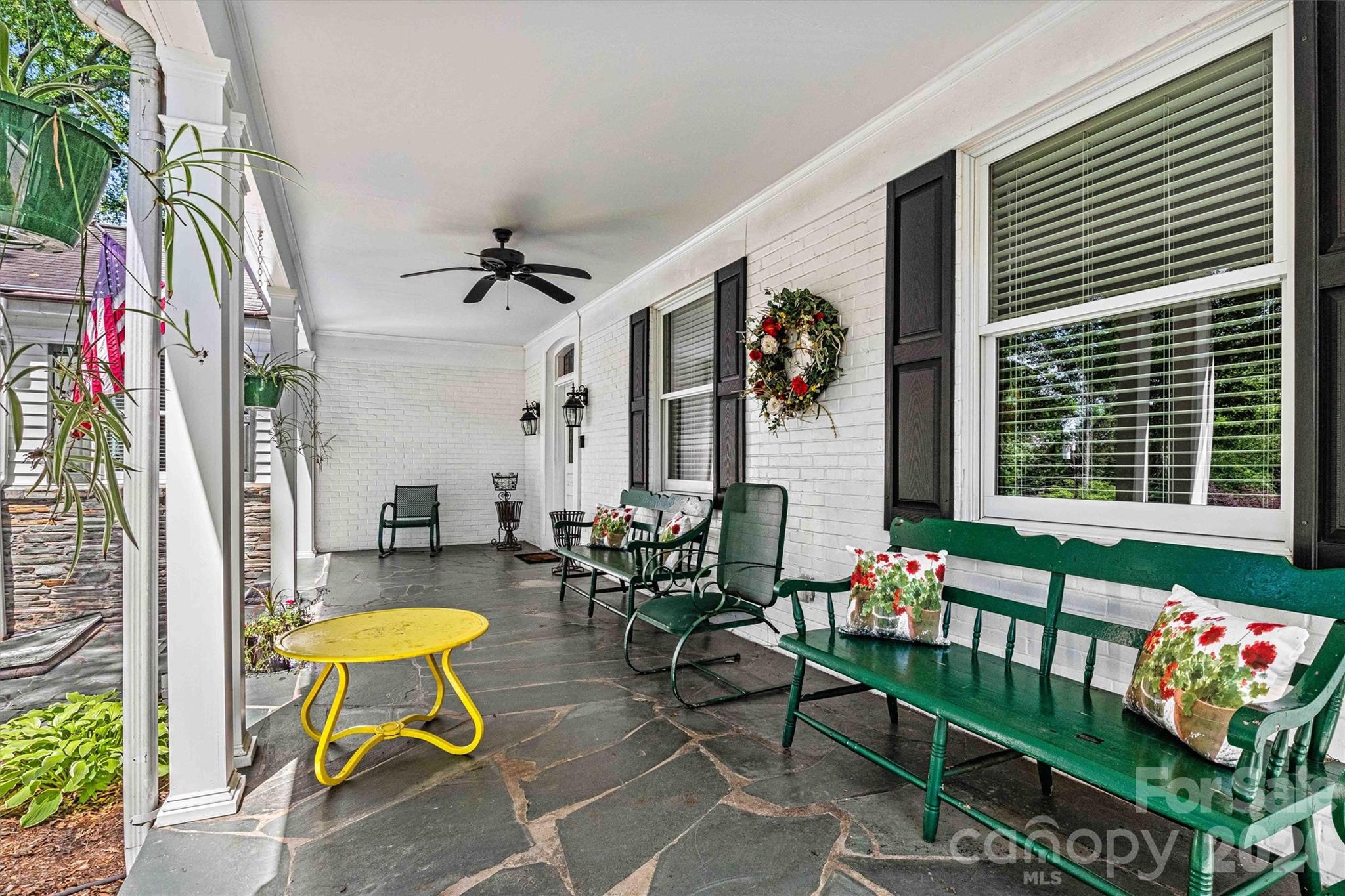 Front Porch/Entry View - 842 North Center Street, Hickory