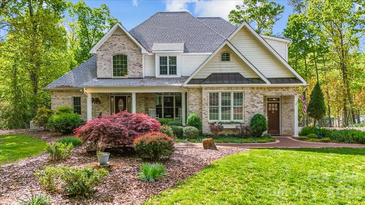 Single Family Residence at 135 Harbor Drive W, Lexington, photo 6 of 48