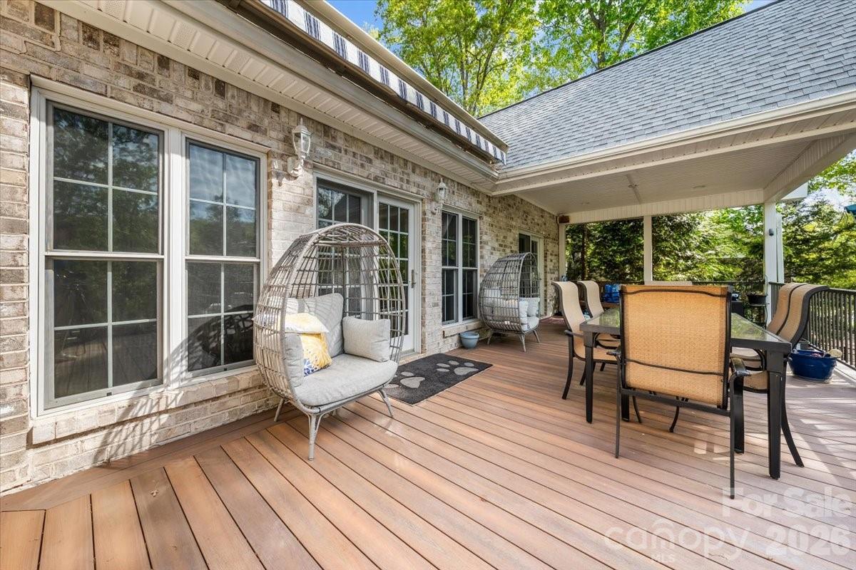 Single Family Residence at 135 Harbor Drive W, Lexington, photo 11 of 48