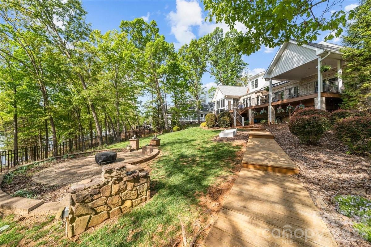 Single Family Residence at 135 Harbor Drive W, Lexington, photo 47 of 48