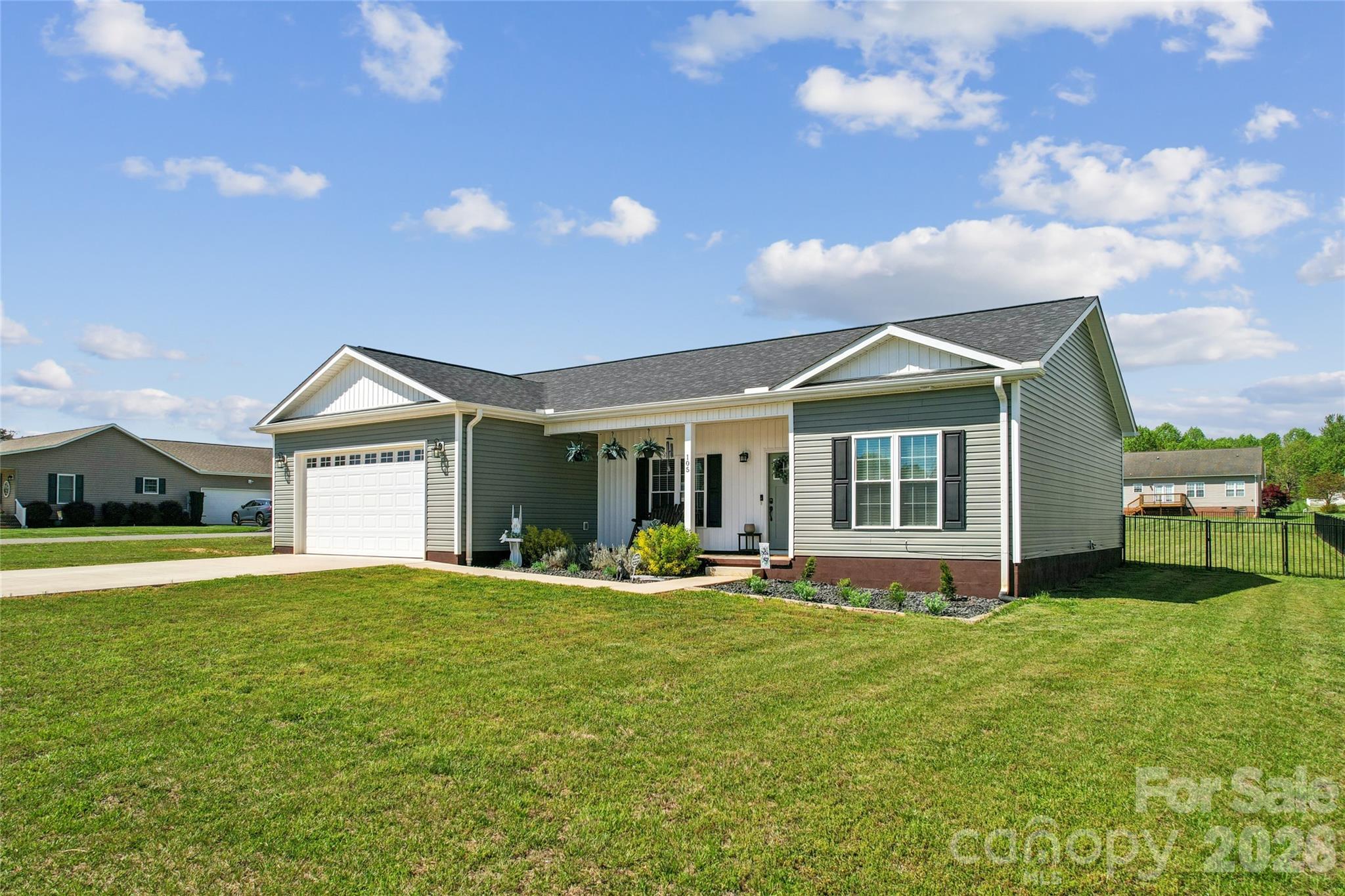 Single Family Residence at 105 E Dundee Court, Statesville, photo 3 of 35