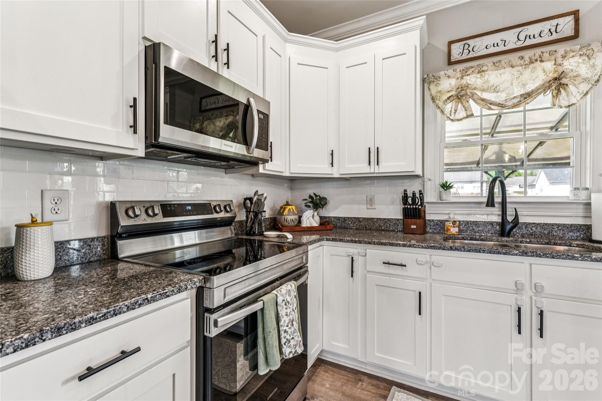 Single Family Residence at 105 E Dundee Court, Statesville, photo 5 of 35