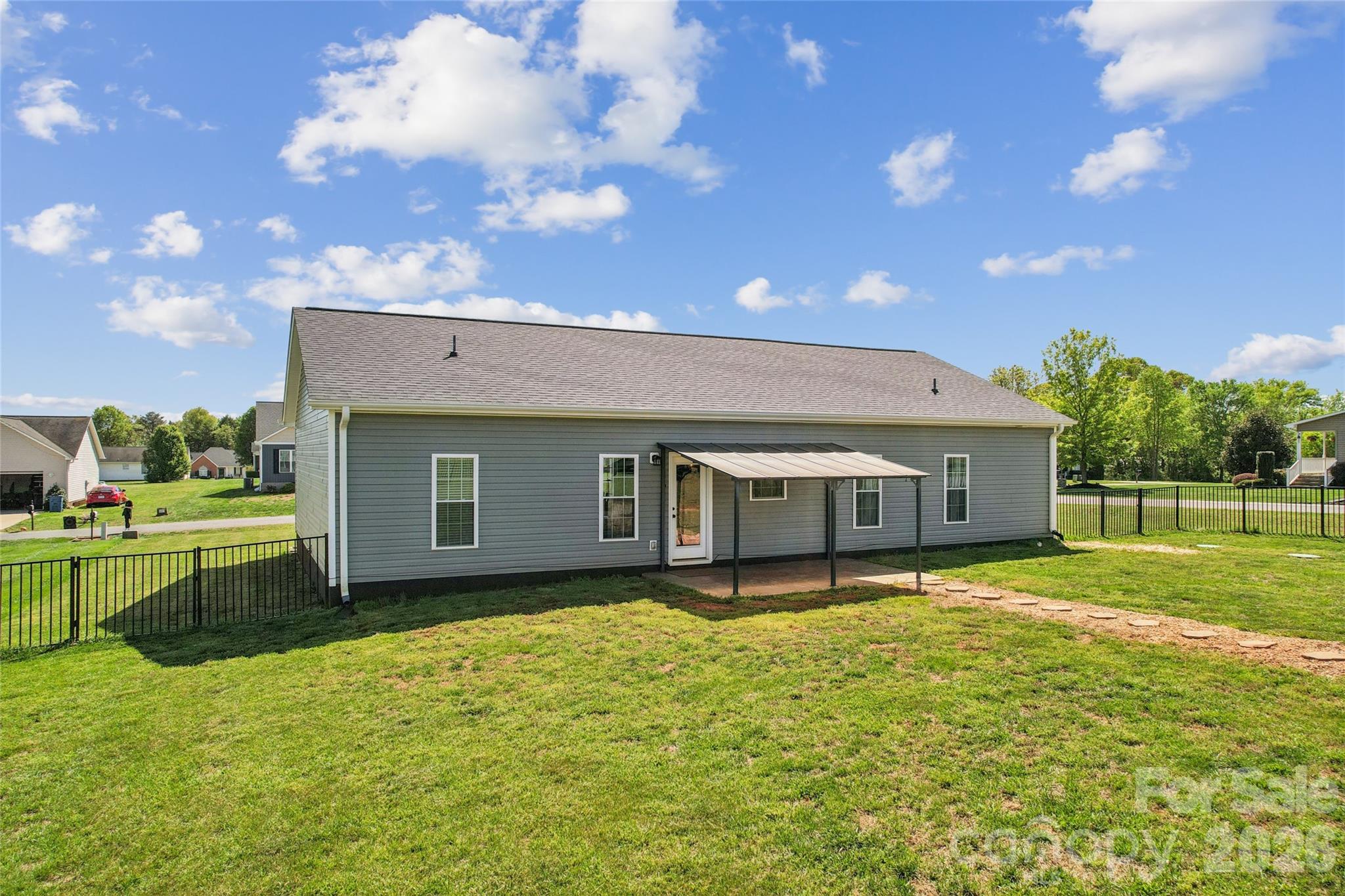 Single Family Residence at 105 E Dundee Court, Statesville, photo 31 of 35