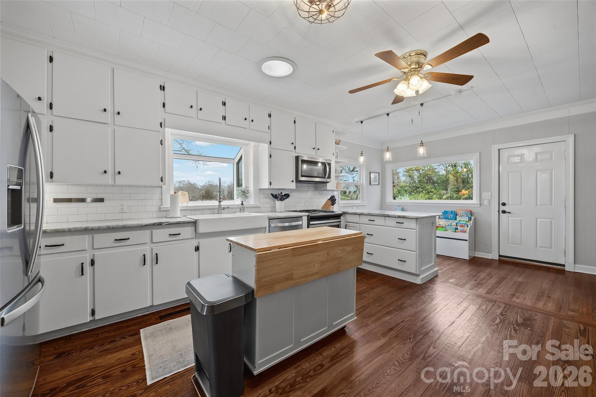 Single Family Residence at 411 Williamson Street, Fort Mill, photo 15 of 40
