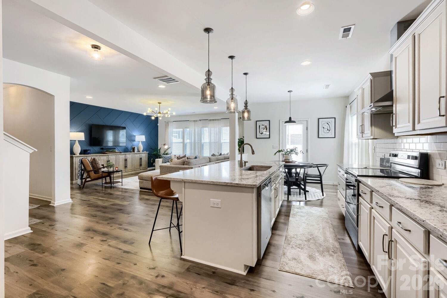 Single Family Residence at 7004 Duncan Acres Drive, Belmont, photo 9 of 28