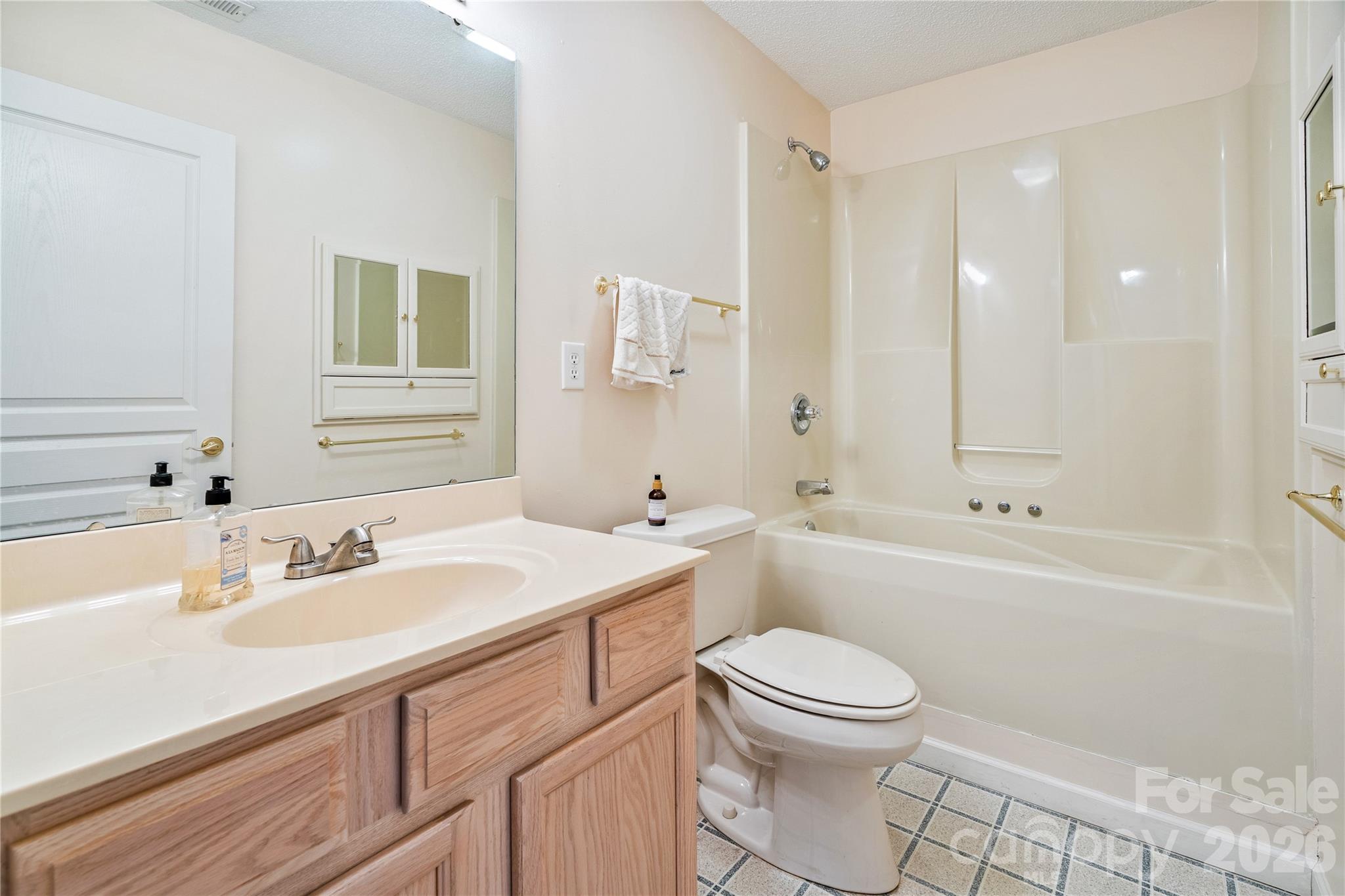 2 bath between bed rooms 2 and 3 - 47 Barn Owl Way, Hendersonville