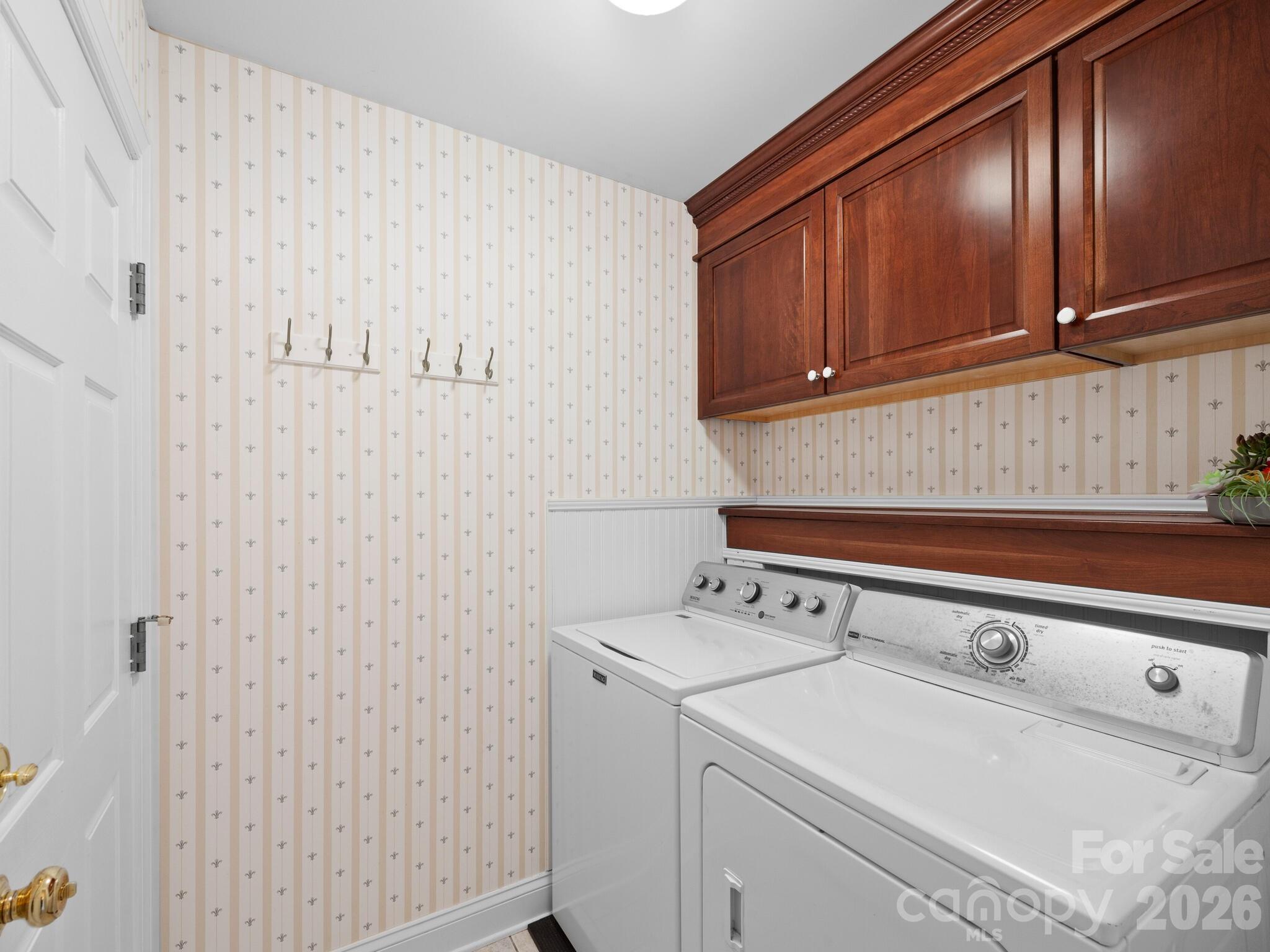 Laundry - 223 Fairway Terrace, Canton
