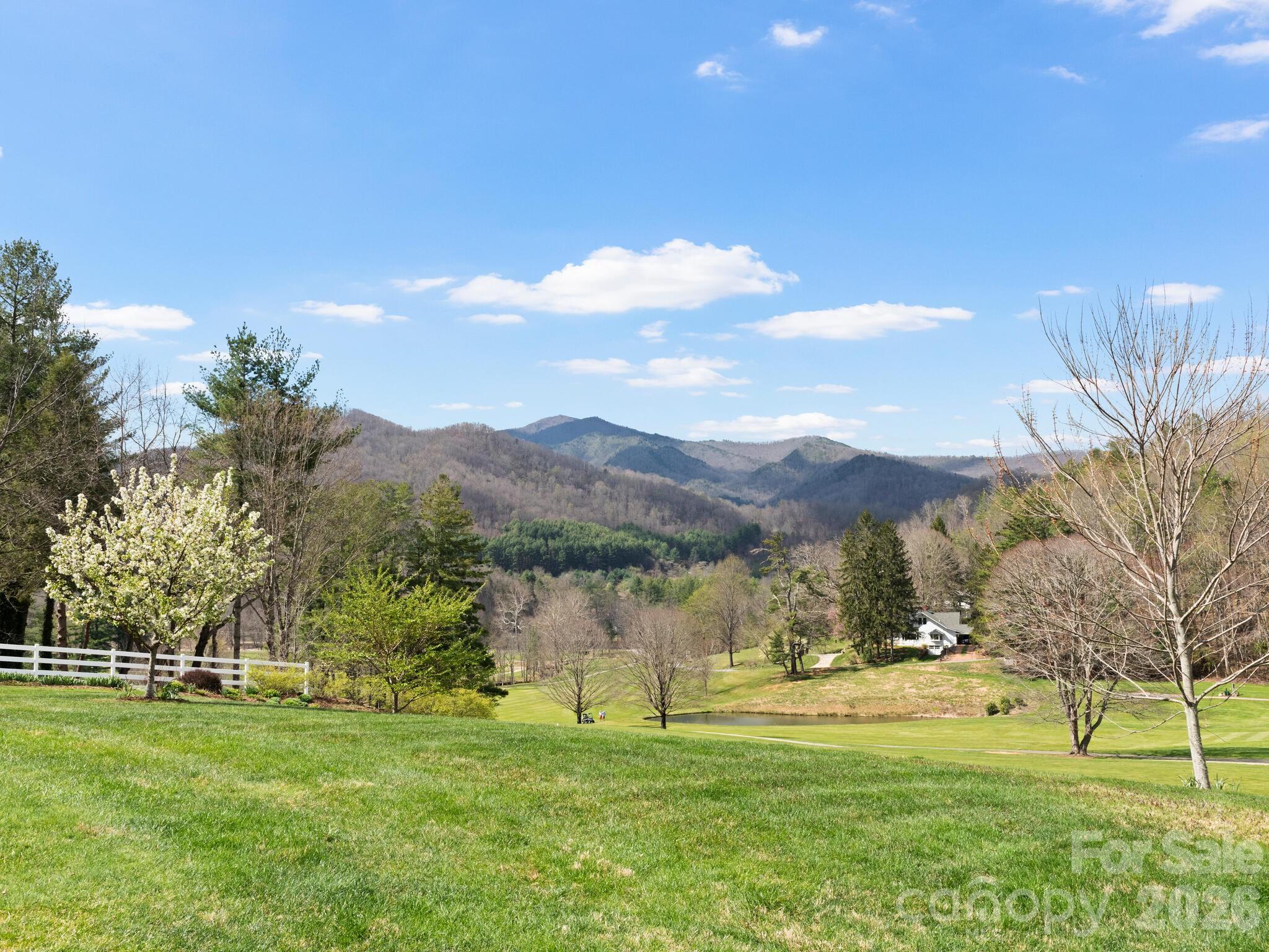 Cold Mountain - 223 Fairway Terrace, Canton