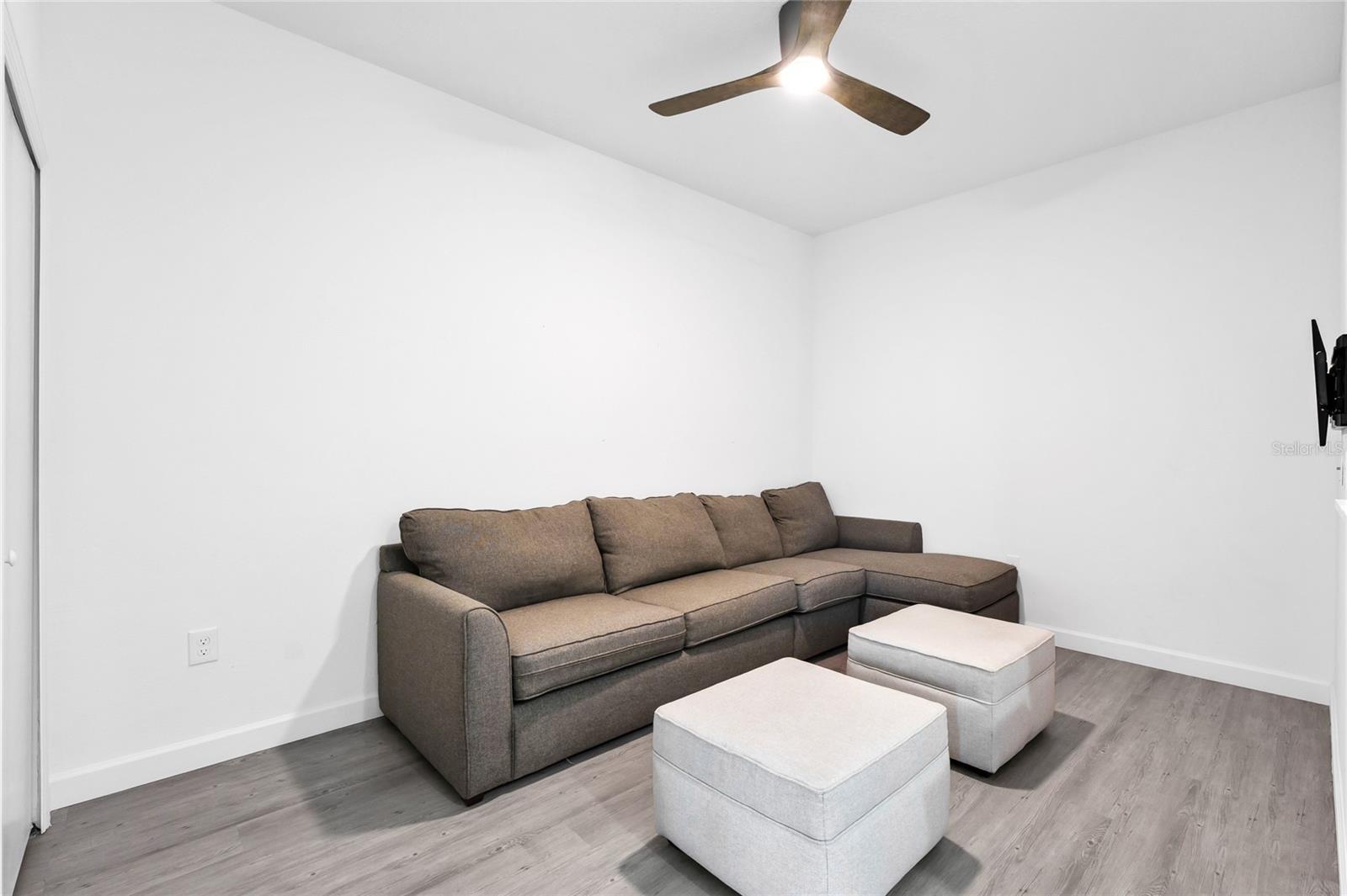 Townhouse at 485 FAMAGUSTA DR, DAVENPORT, photo 17 of 47