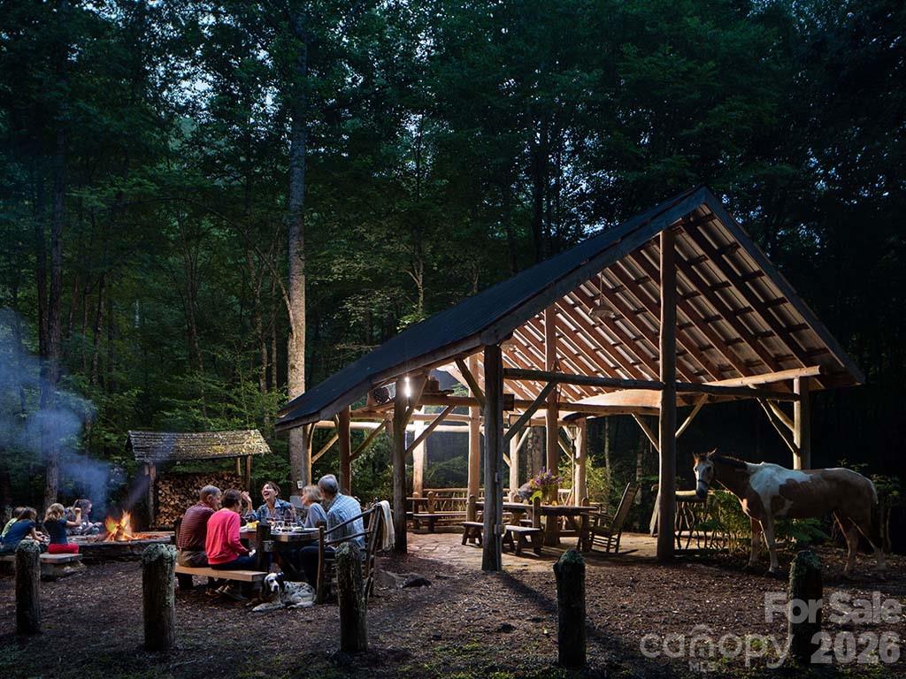Dark Ridge a private place for family gatherings - 81 Boarding House Way, Sylva