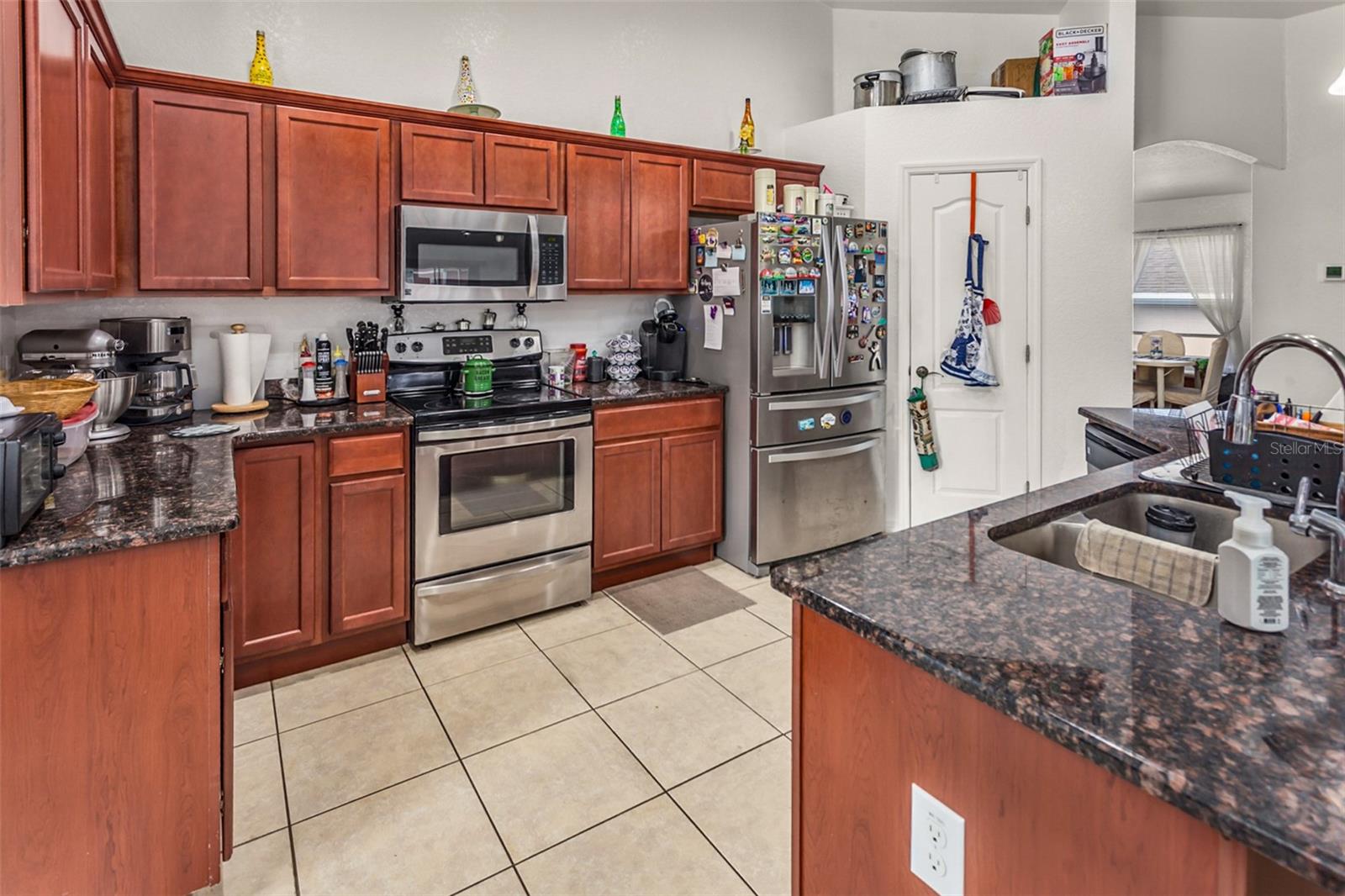 Single Family Residence at 215 CAPTAIN HOOK WAY, DAVENPORT, photo 8 of 25
