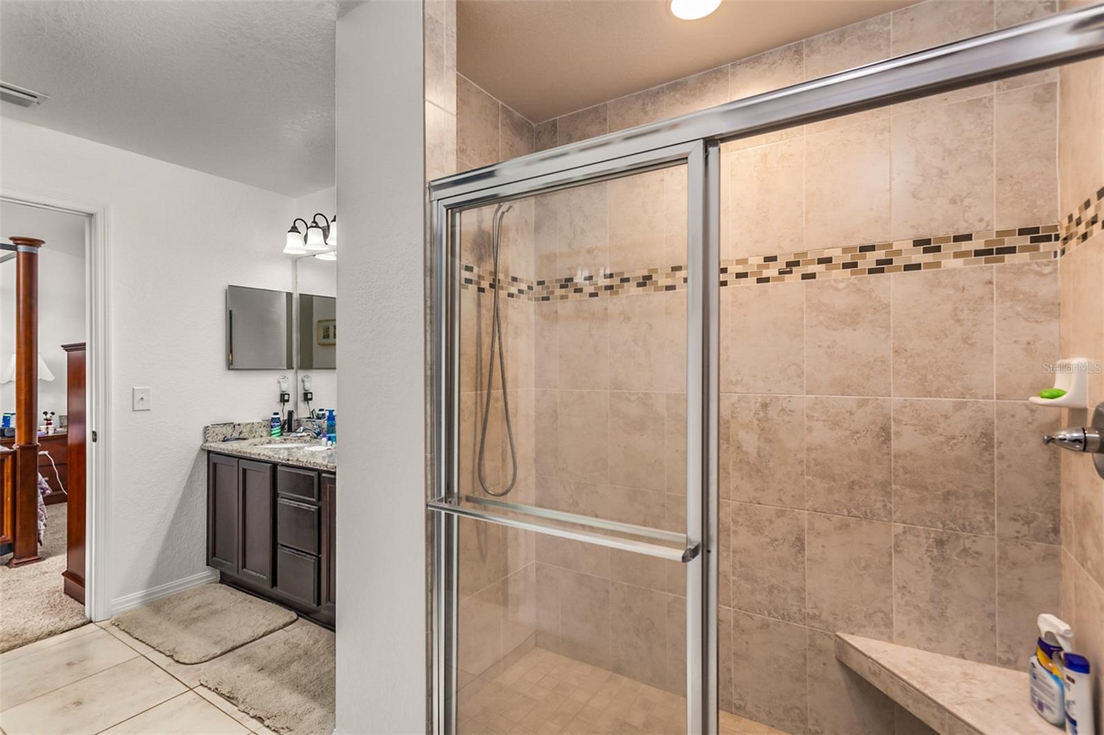 Single Family Residence at 215 CAPTAIN HOOK WAY, DAVENPORT, photo 15 of 25