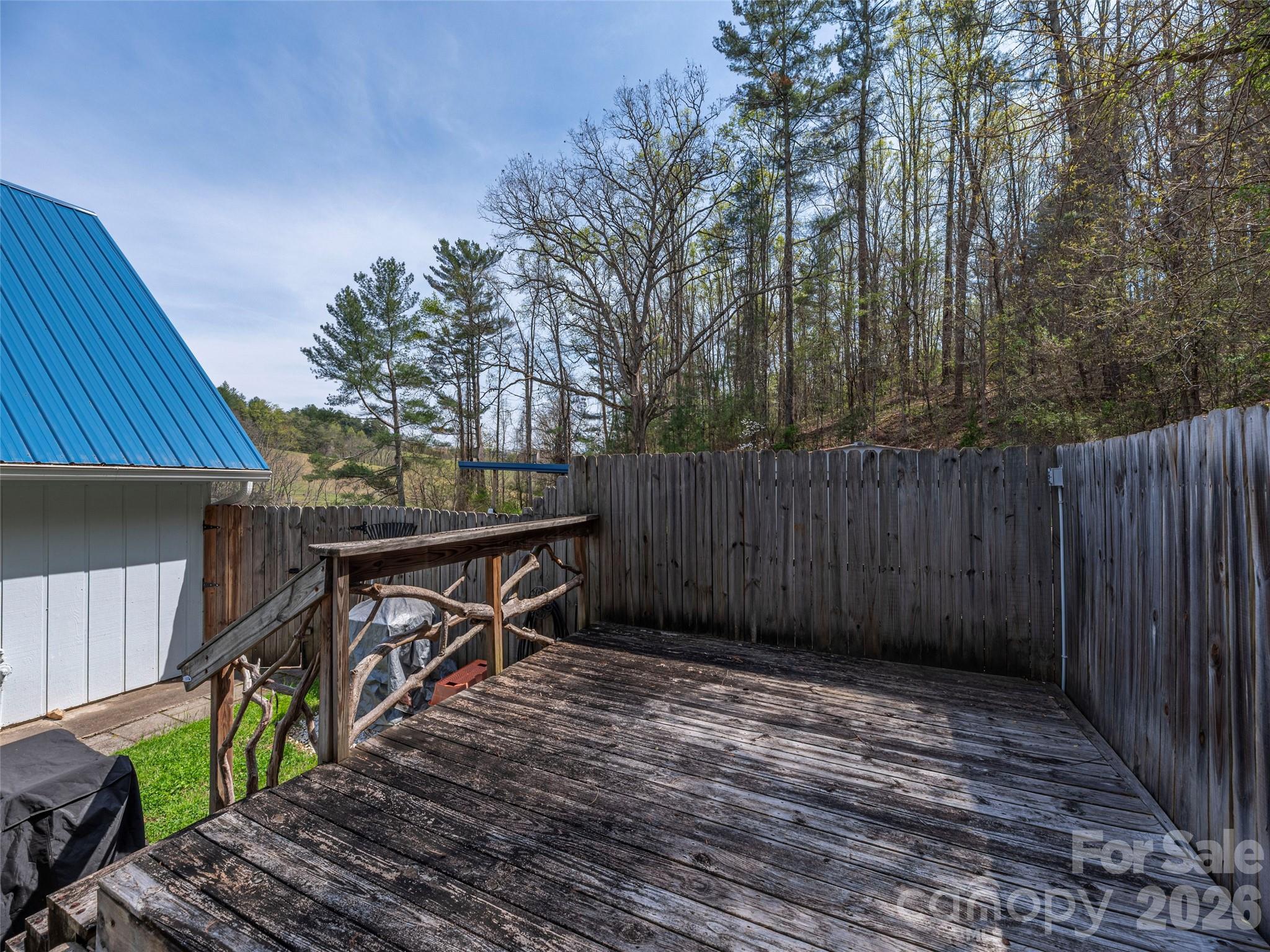 Secondary backyard deck - 444 Martin Branch Road, Leicester