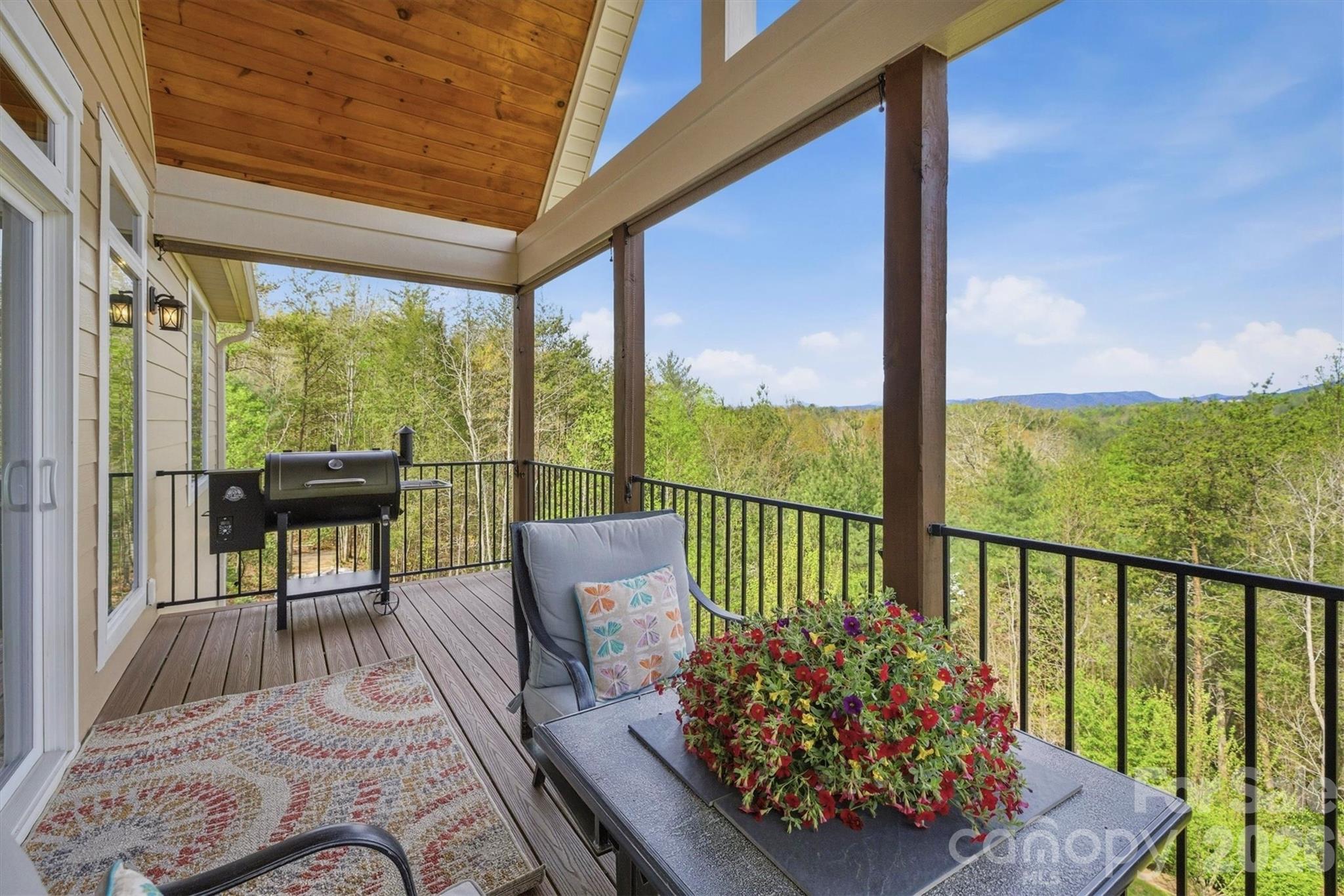 Single Family Residence at 1510 High Valley Way, Lenoir, photo 13 of 48