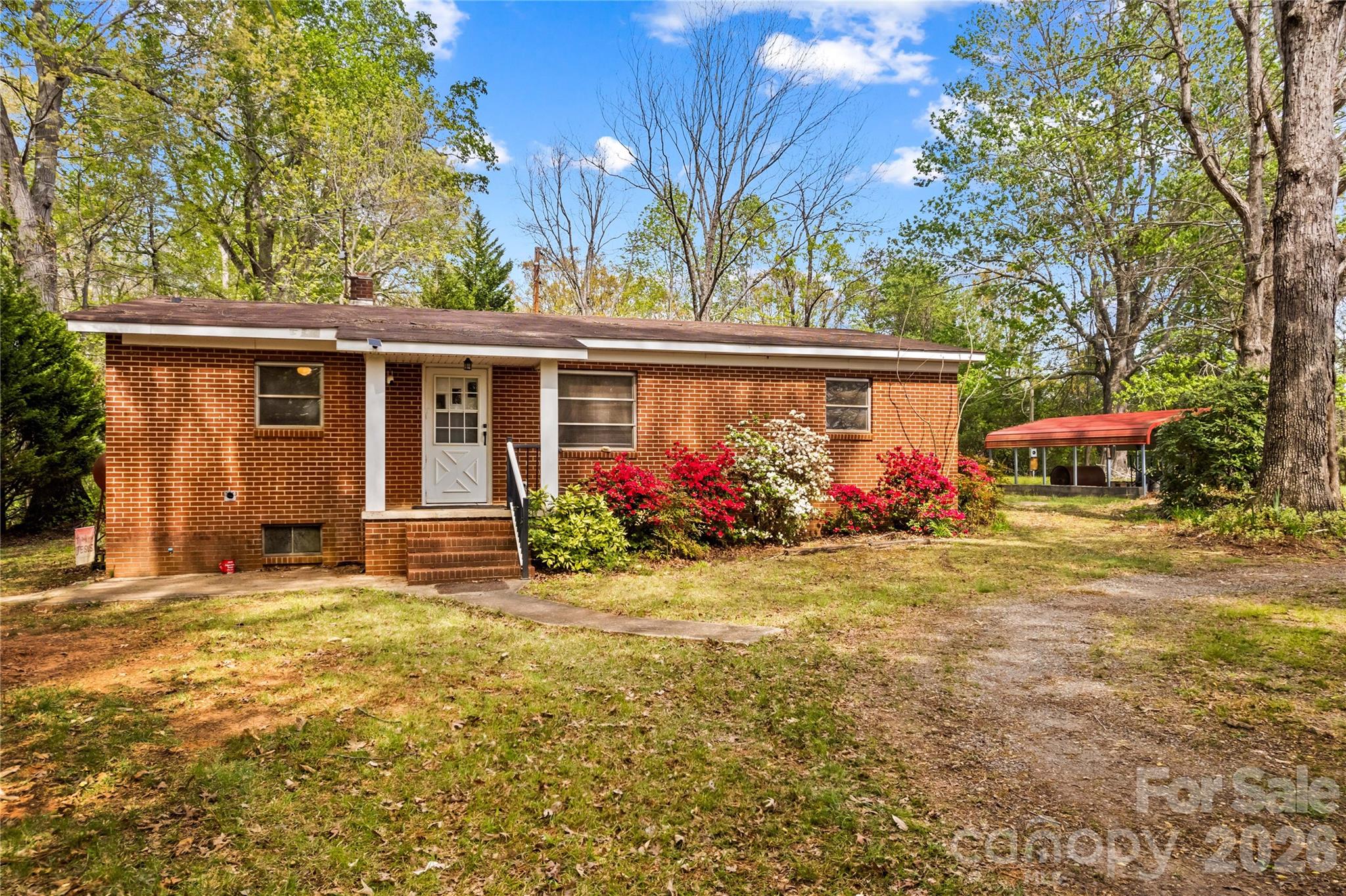 Single Family Residence at 151 Bent Twig Drive, Statesville, photo 4 of 35