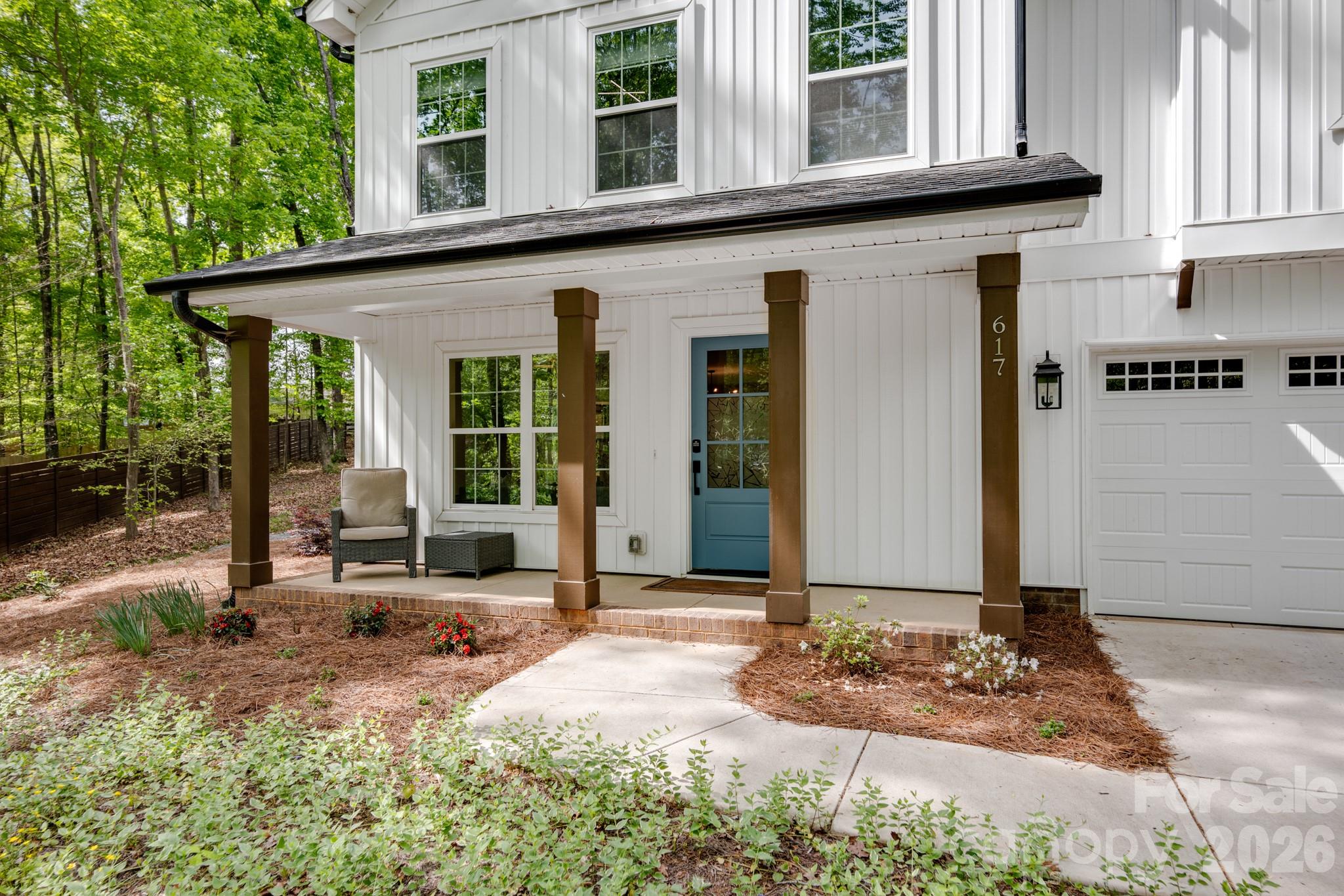 Single Family Residence at 617 Teresa Circle, Waxhaw, photo 2 of 38
