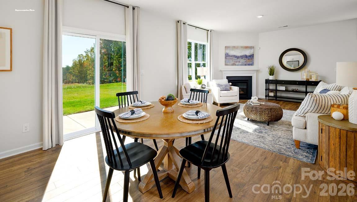 Single Family Residence at 602 Dazzle Loop, Newton, photo 5 of 57