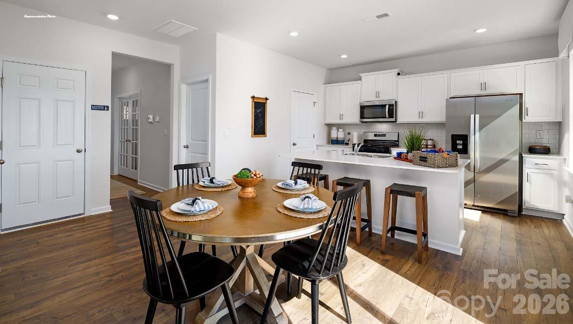 Single Family Residence at 602 Dazzle Loop, Newton, photo 7 of 57