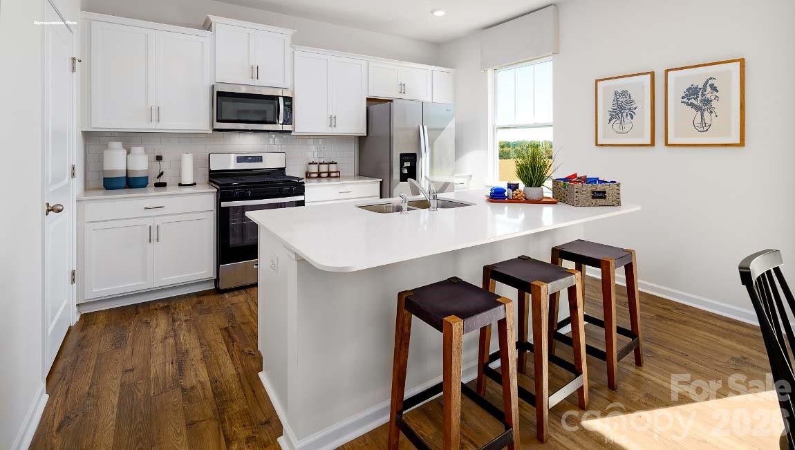 Single Family Residence at 602 Dazzle Loop, Newton, photo 11 of 57
