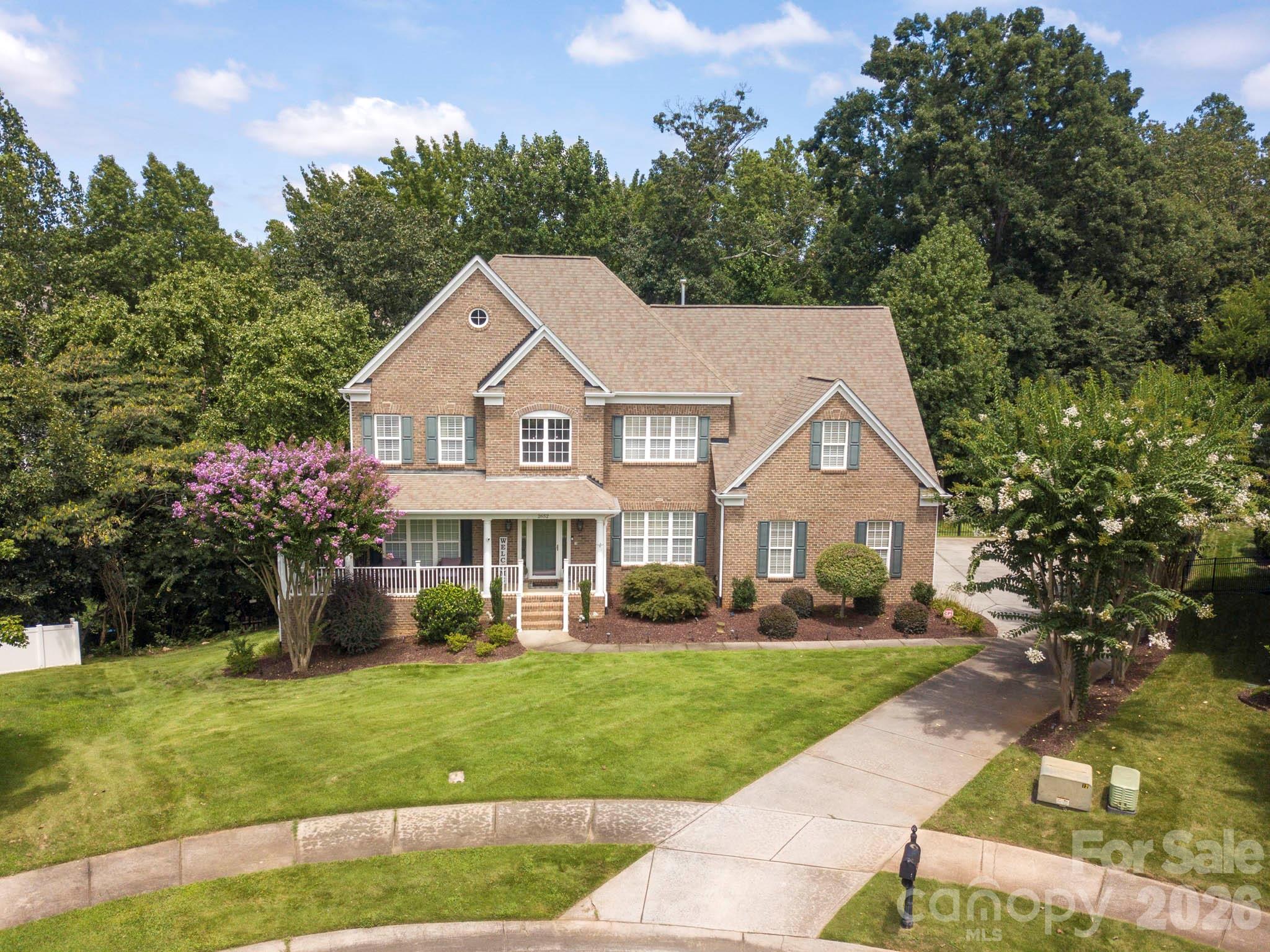 Large home on cul-de-sac! - 2652 Bedford Place NW, Concord